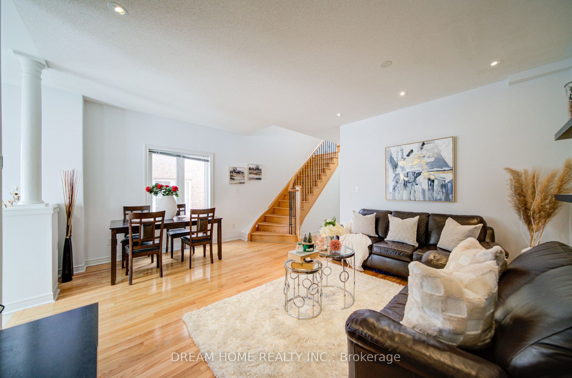 208 Tom Taylor Crescent, Newmarket - Att/Row/Townhouse