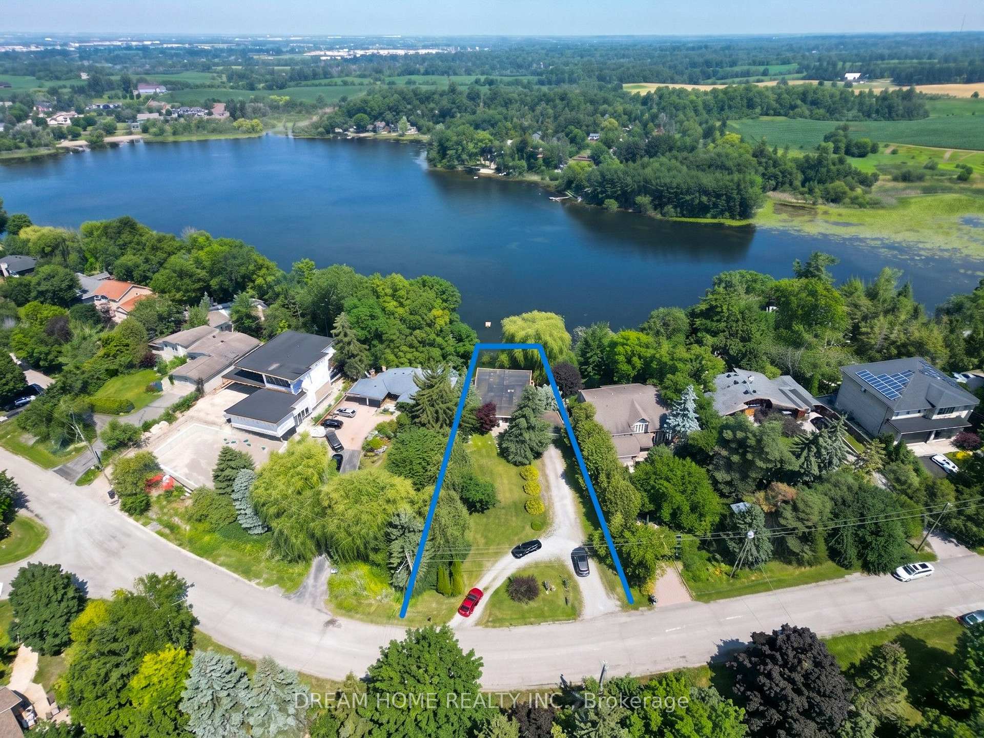 74 Lakeview Avenue, Whitchurch-Stouffville, ON L4A 2G9
