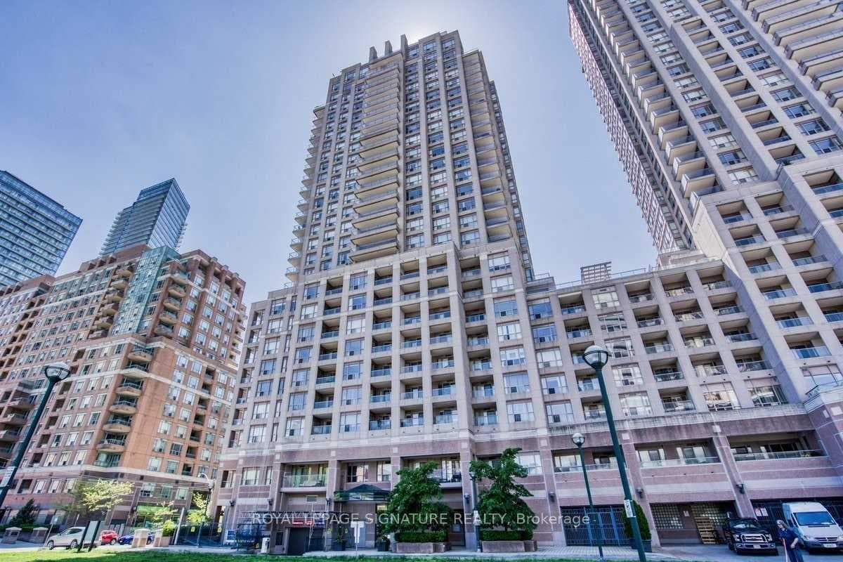 909 Bay Street 609, Toronto, ON M5S 3G2