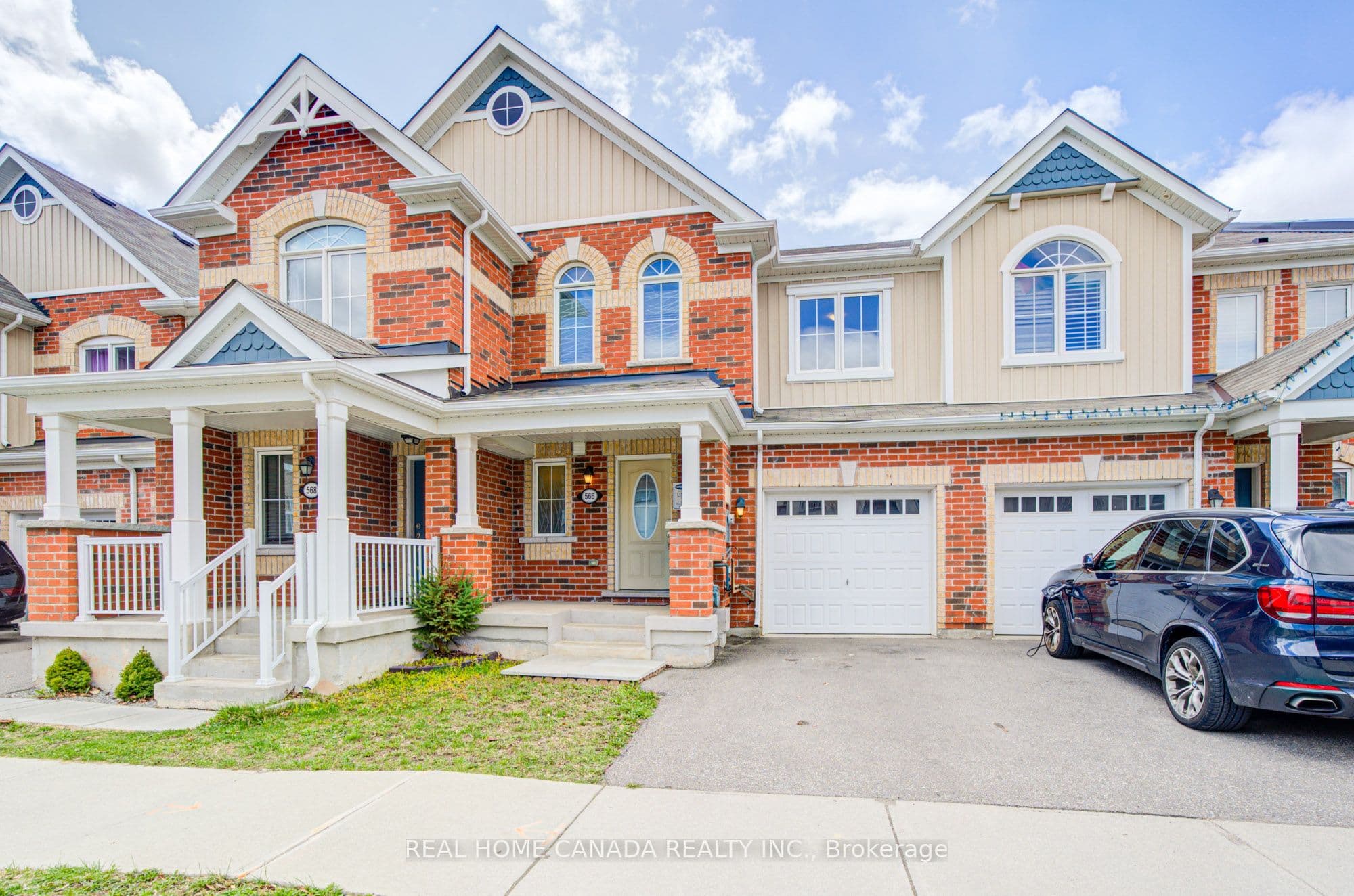 566 Laking Terrace, Milton - Townhouse