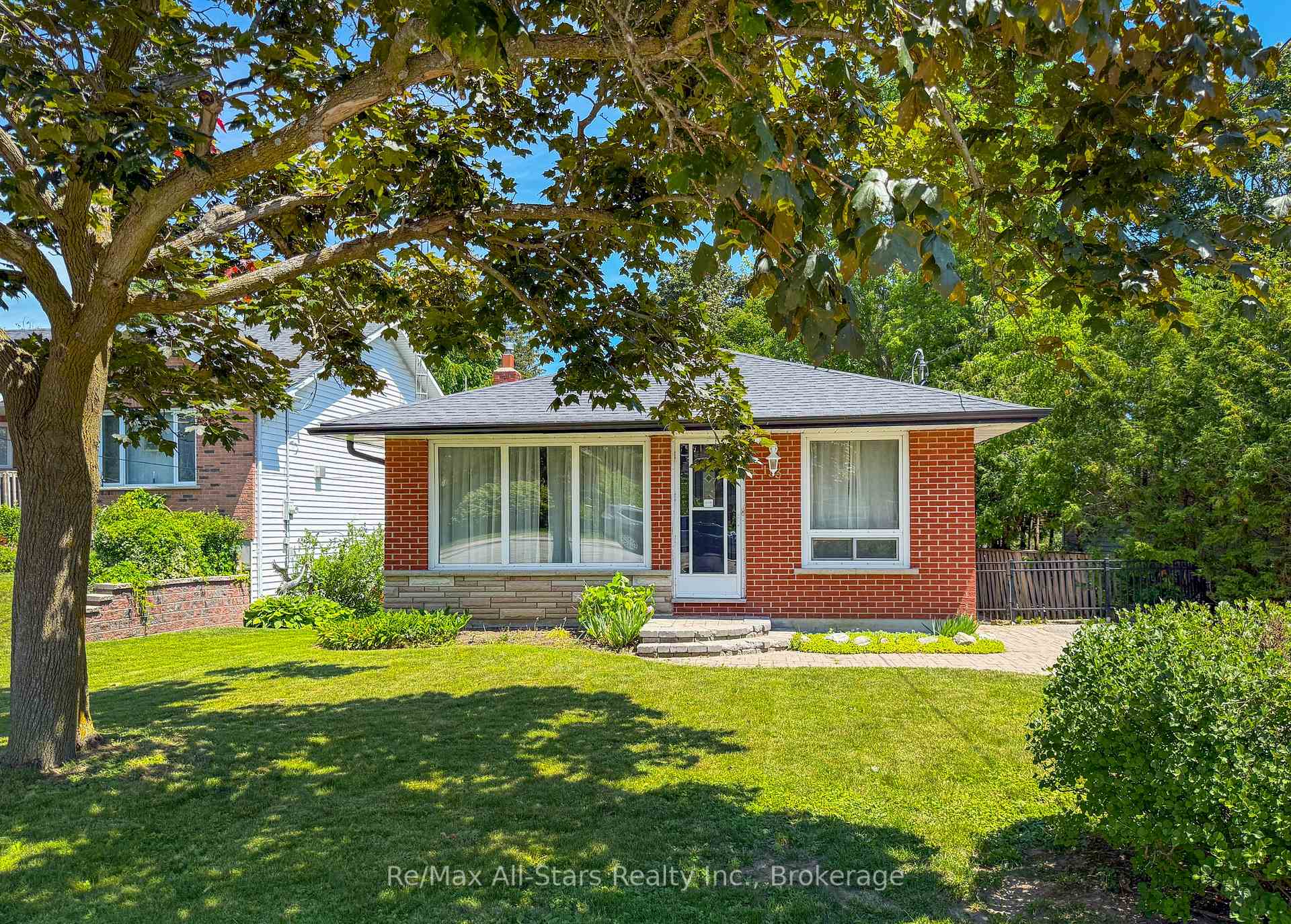 133 Rosa Street, Scugog, ON L9L 1L4