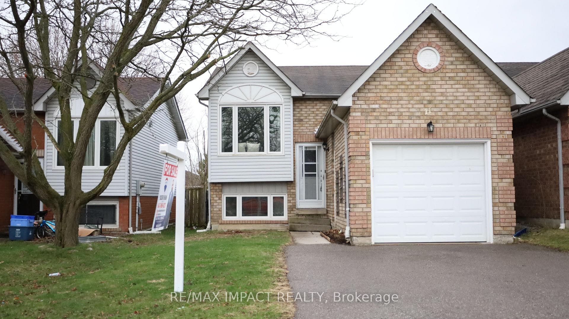 11 Fenwick Avenue, Clarington, ON L1C 4R6