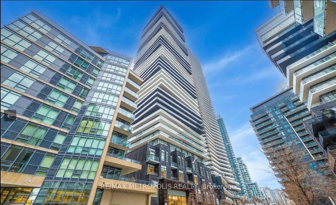 56 Annie Craig Drive, Toronto - Condo Apartment