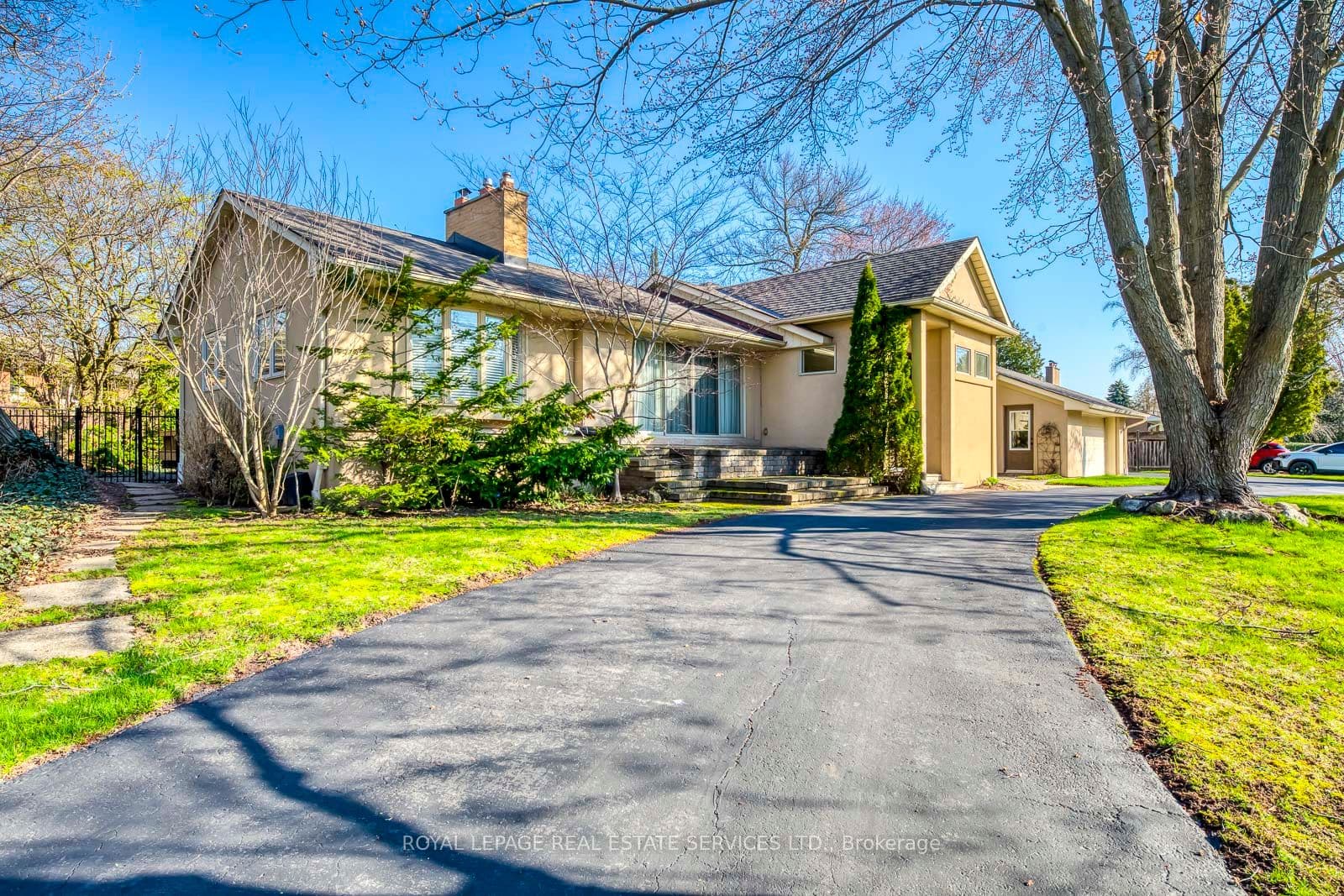 1327 Sedgewick Crescent, Oakville - Detached