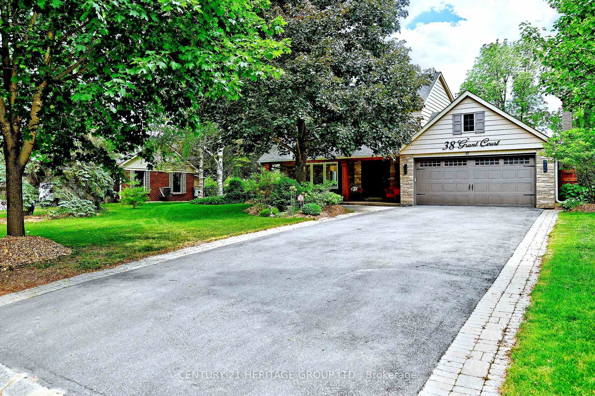 38 Grant Court, East Gwillimbury, ON L0G 1R0
