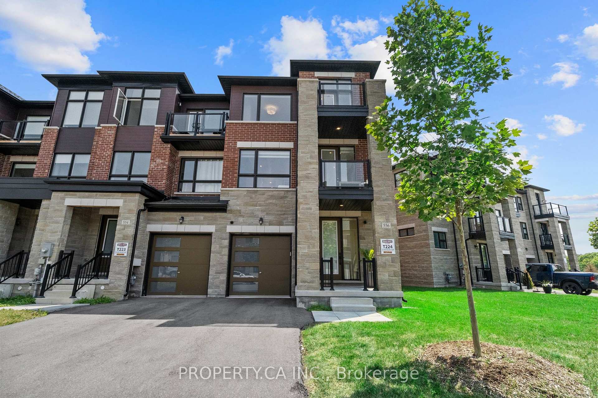 556 New England Court, Newmarket, ON L3X 0M5