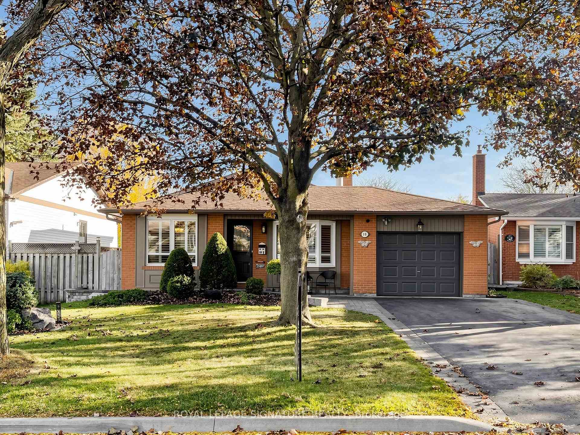 15 Guthrie Crescent, Whitby, ON L1P 1A6