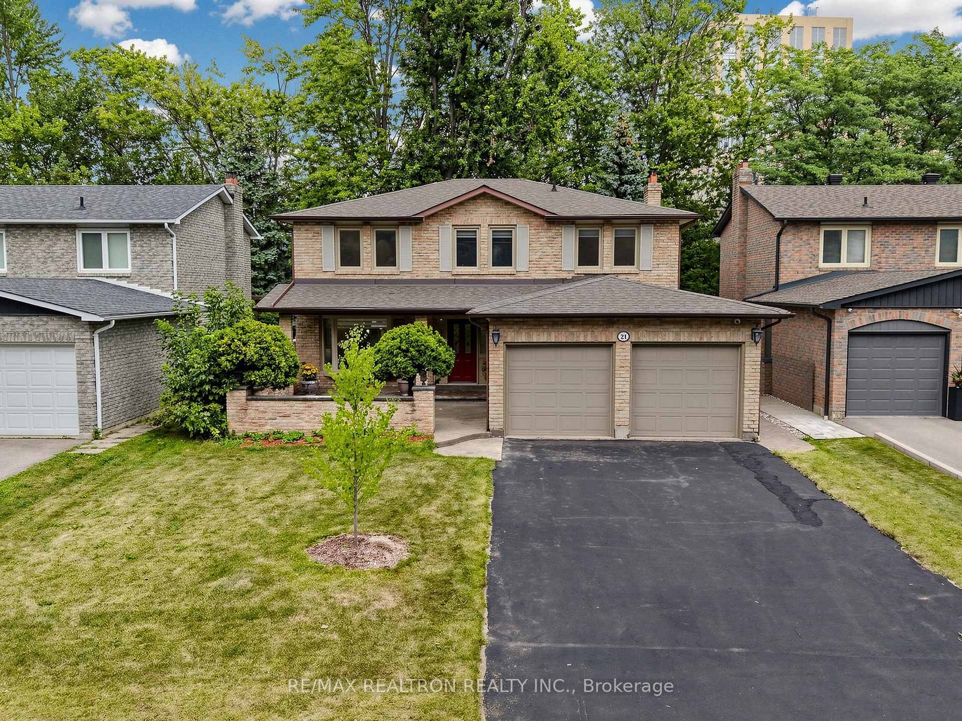 21 Greentree Road, Markham, ON L3R 3A9