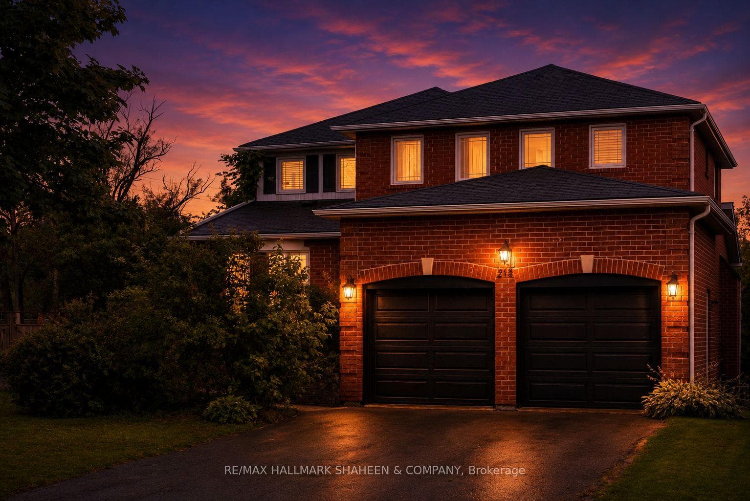 718 Firth Court, Newmarket, ON L3Y 8H8