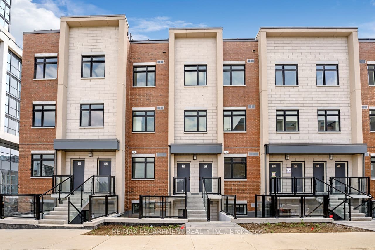 1075 Douglas Mccurdy Common, Mississauga - Condo Town