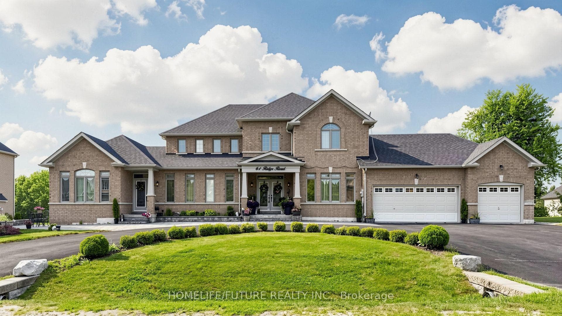61 Ridge Road, Uxbridge, ON L0C 1A0
