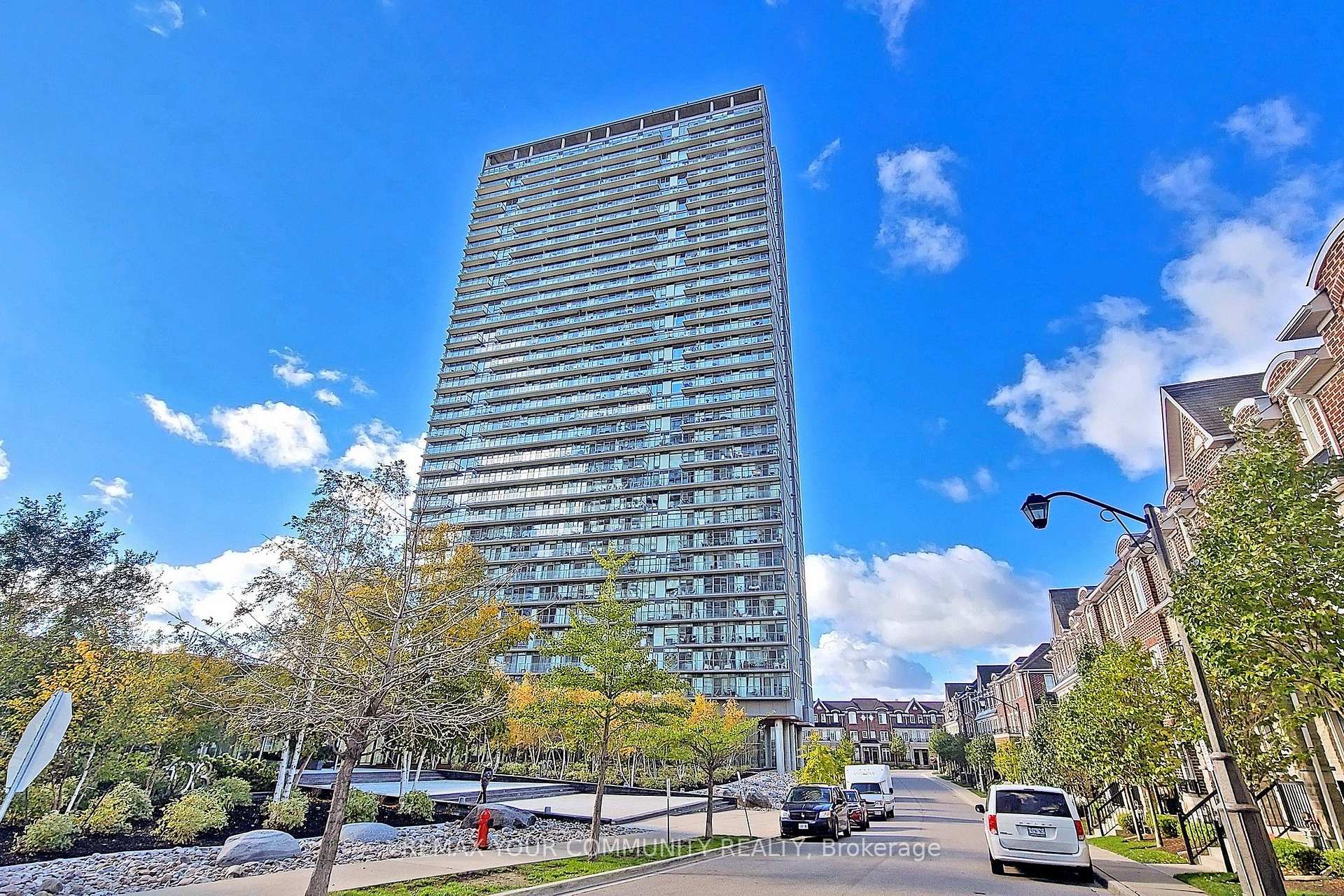 105 The Queensway Avenue 2304, Toronto, ON M6S 5B5