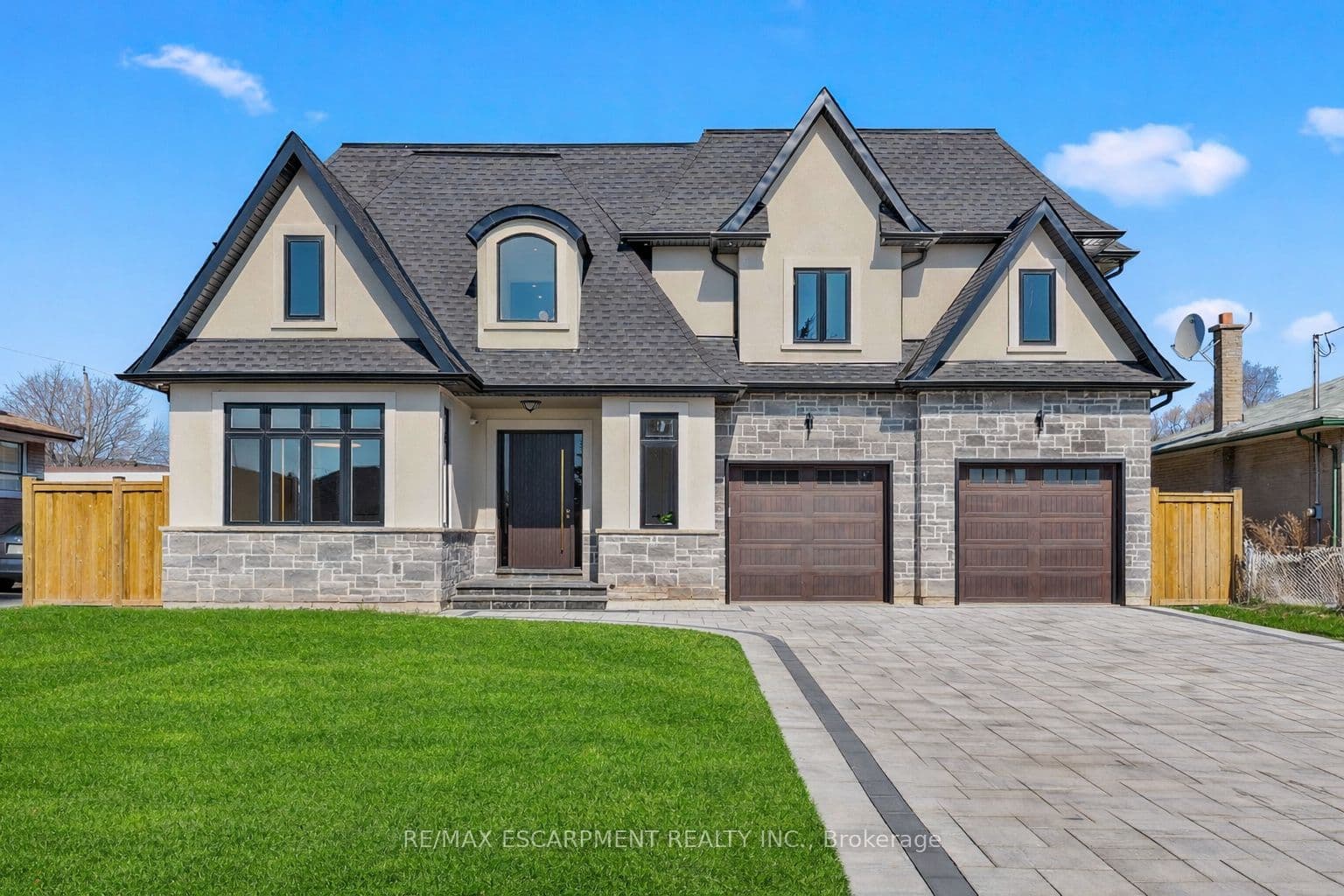 383 Wadsworth Street, Oakville, ON, 1020 - WO West