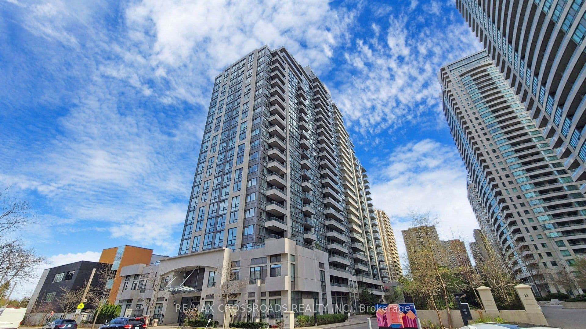 35 Hollywood Avenue, Toronto - Condo Apartment