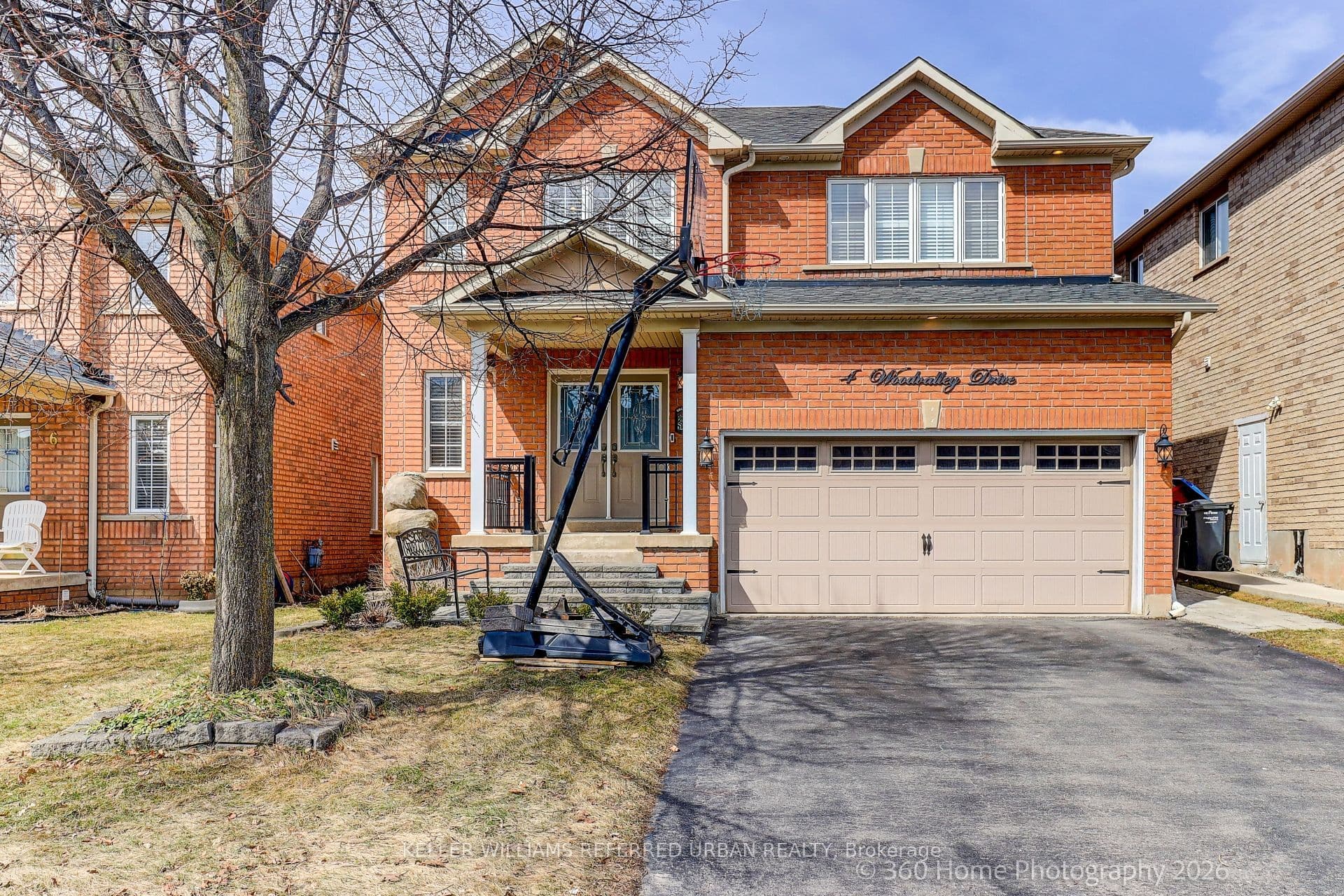 4 Woodvalley Drive, Brampton - Detached