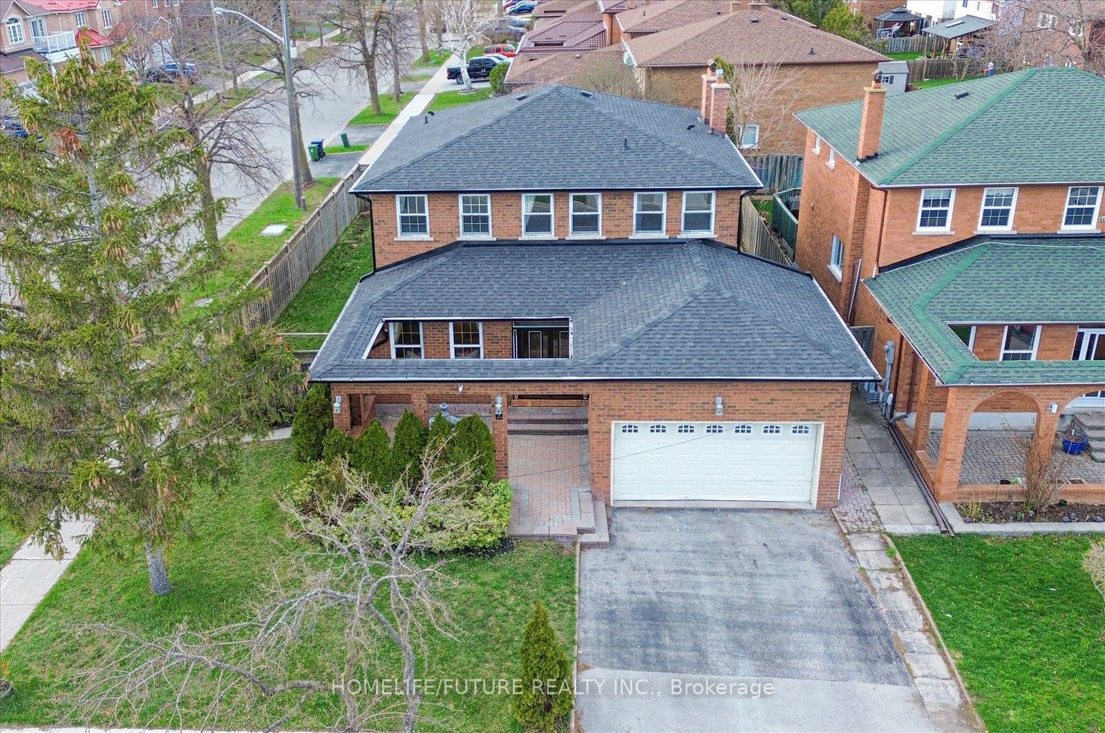 2 Lovel Avenue, Toronto - Detached