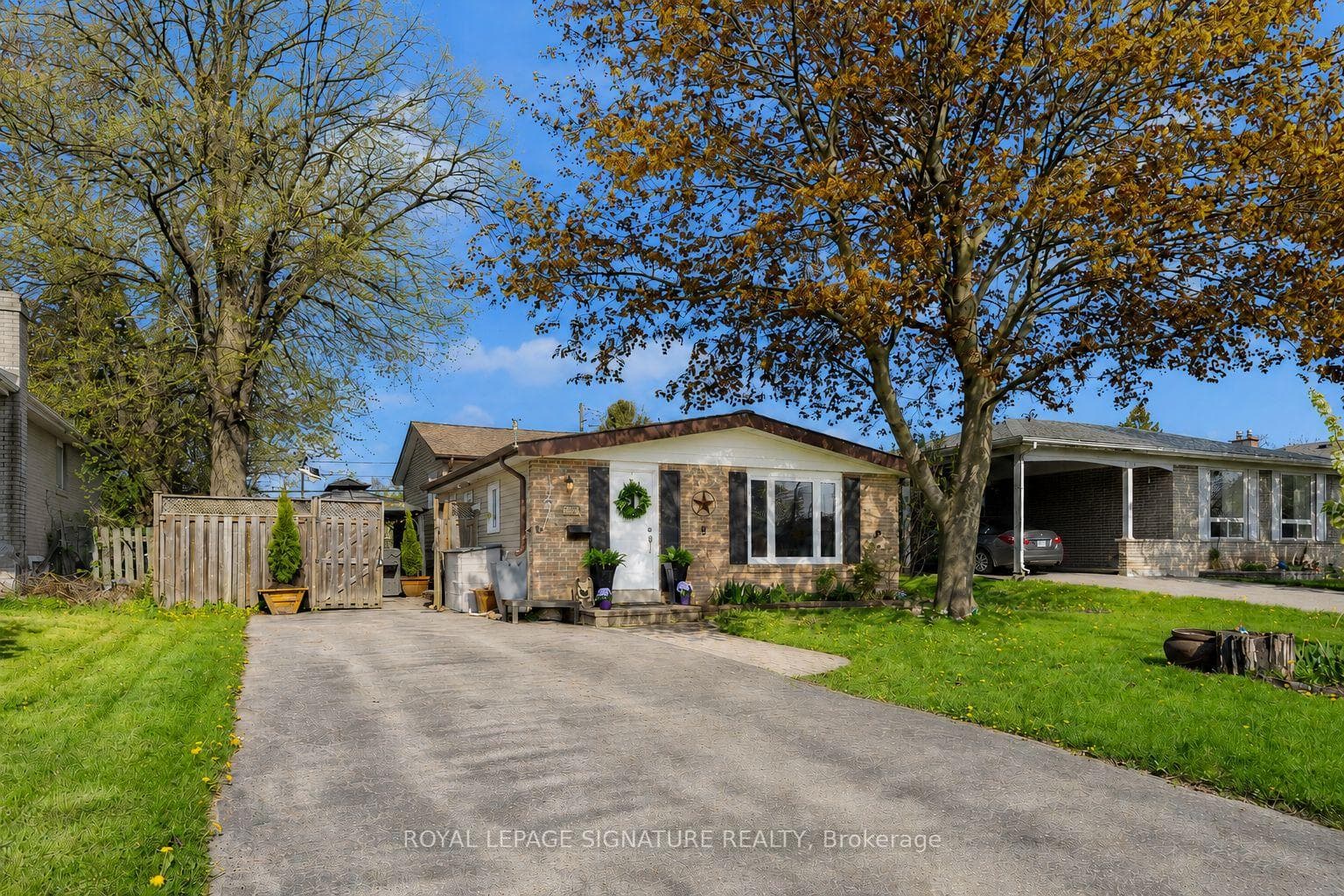 821 Krosno Boulevard, Pickering, ON L1W 1G7
