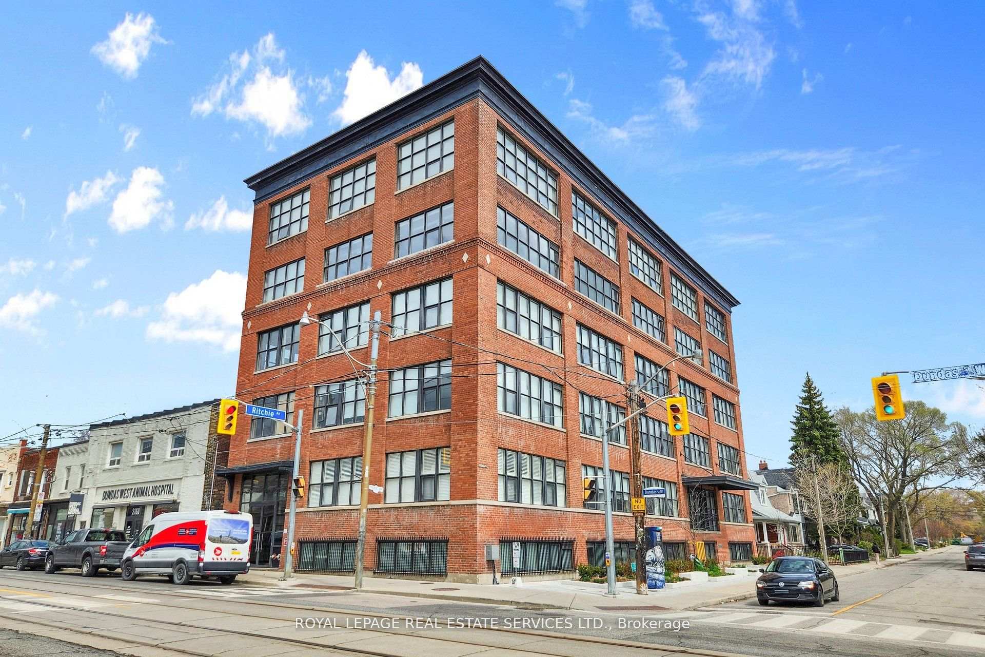 2154 Dundas Street W 405, Toronto W01, ON M6R 1X3