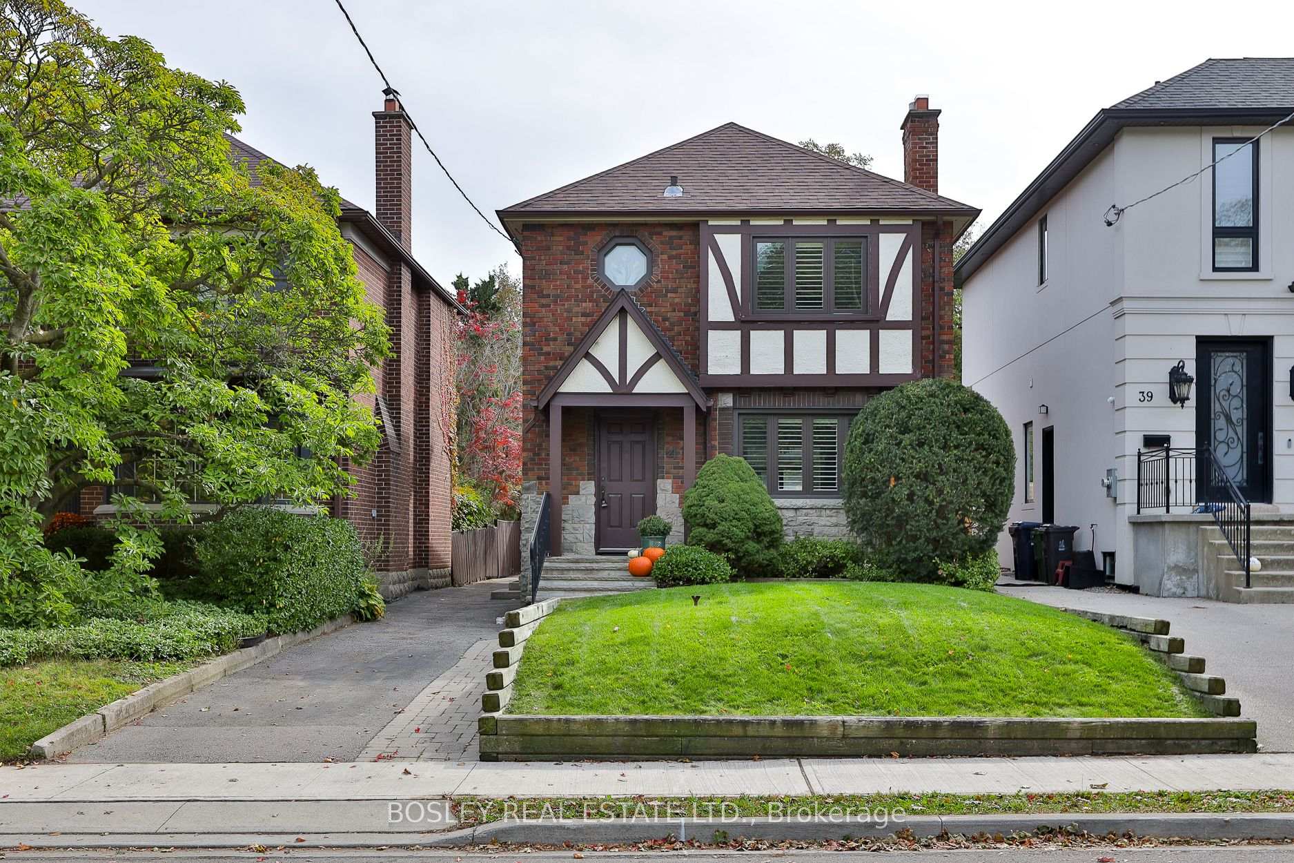 41 St Cuthberts Road, Toronto, ON M4G 1V2