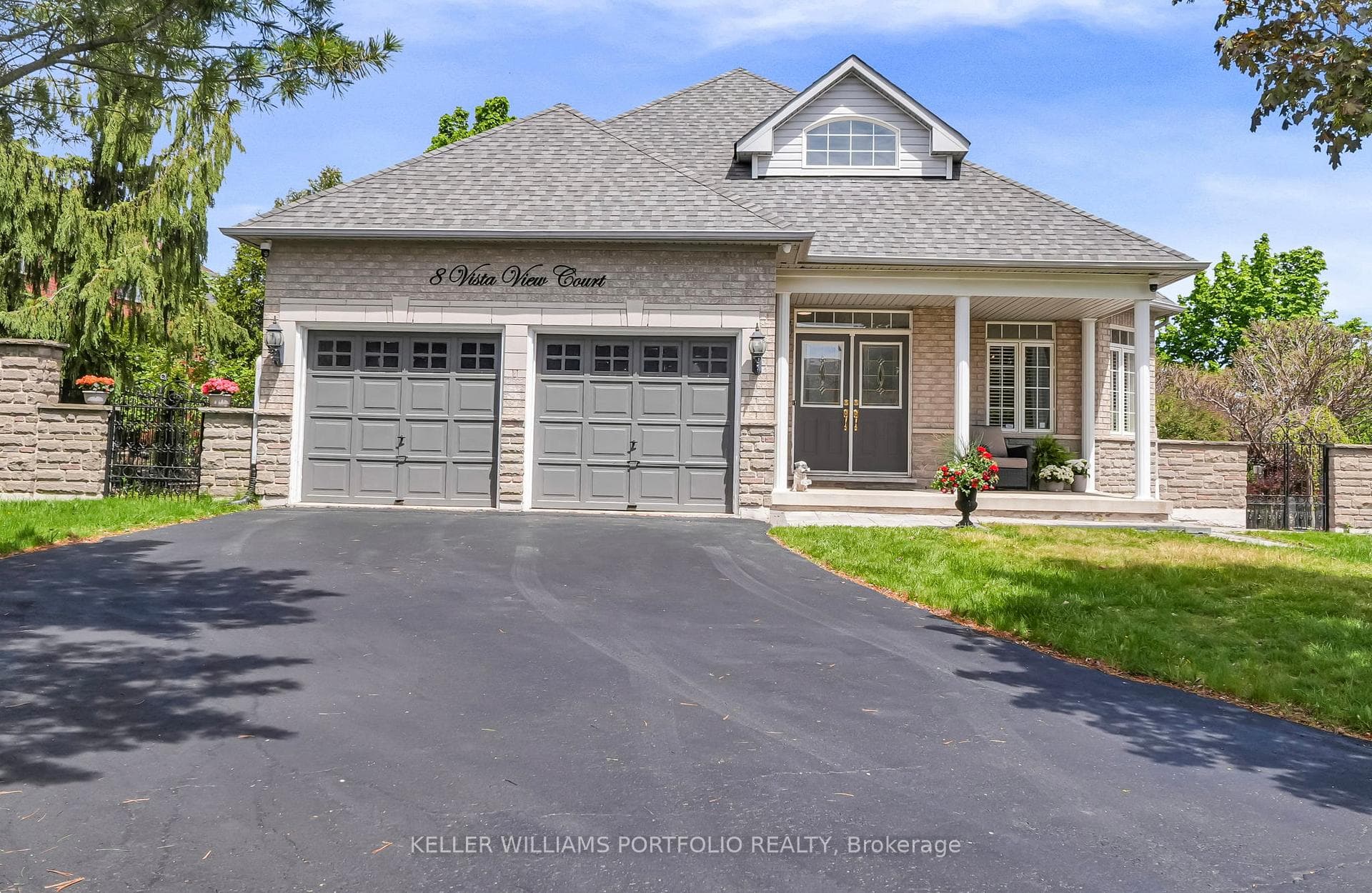 8 Vista View Court, Caledon, ON L7C 1E1