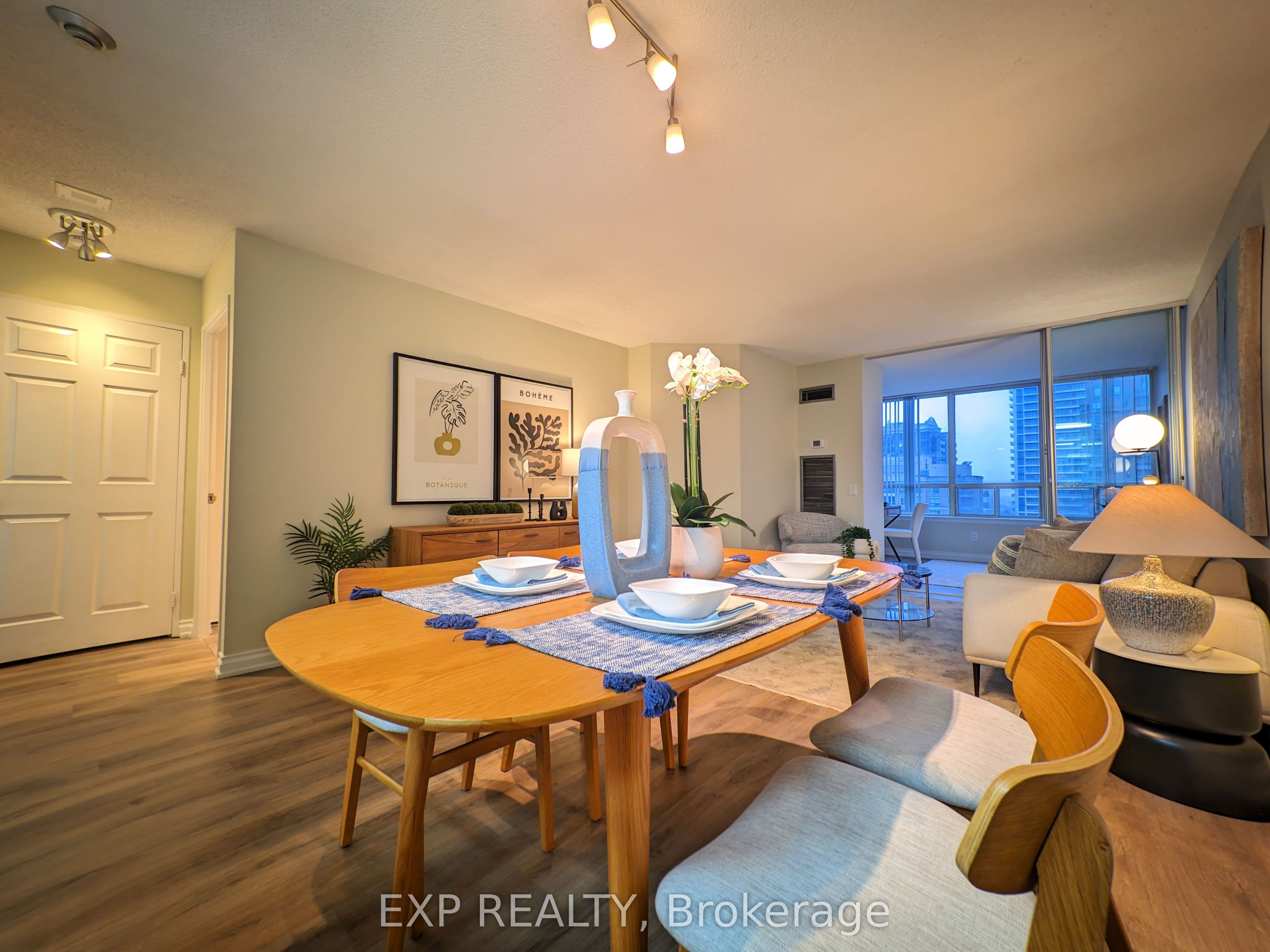 7 Bishop Avenue, Toronto - Condo Apartment