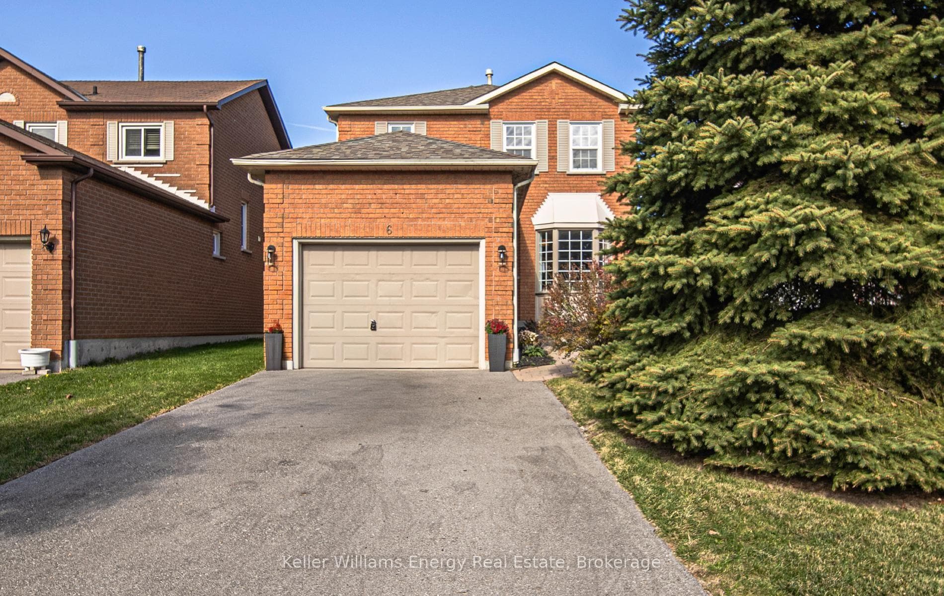 6 Old Colony Drive, Whitby, ON L1R 2A3
