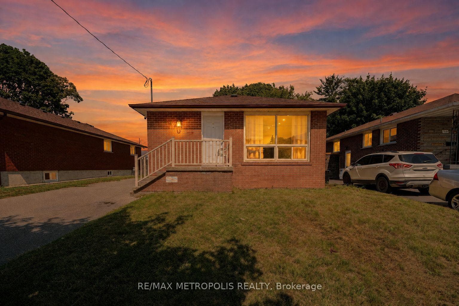 235 Waverly Street S, Oshawa, ON L1J 5V3