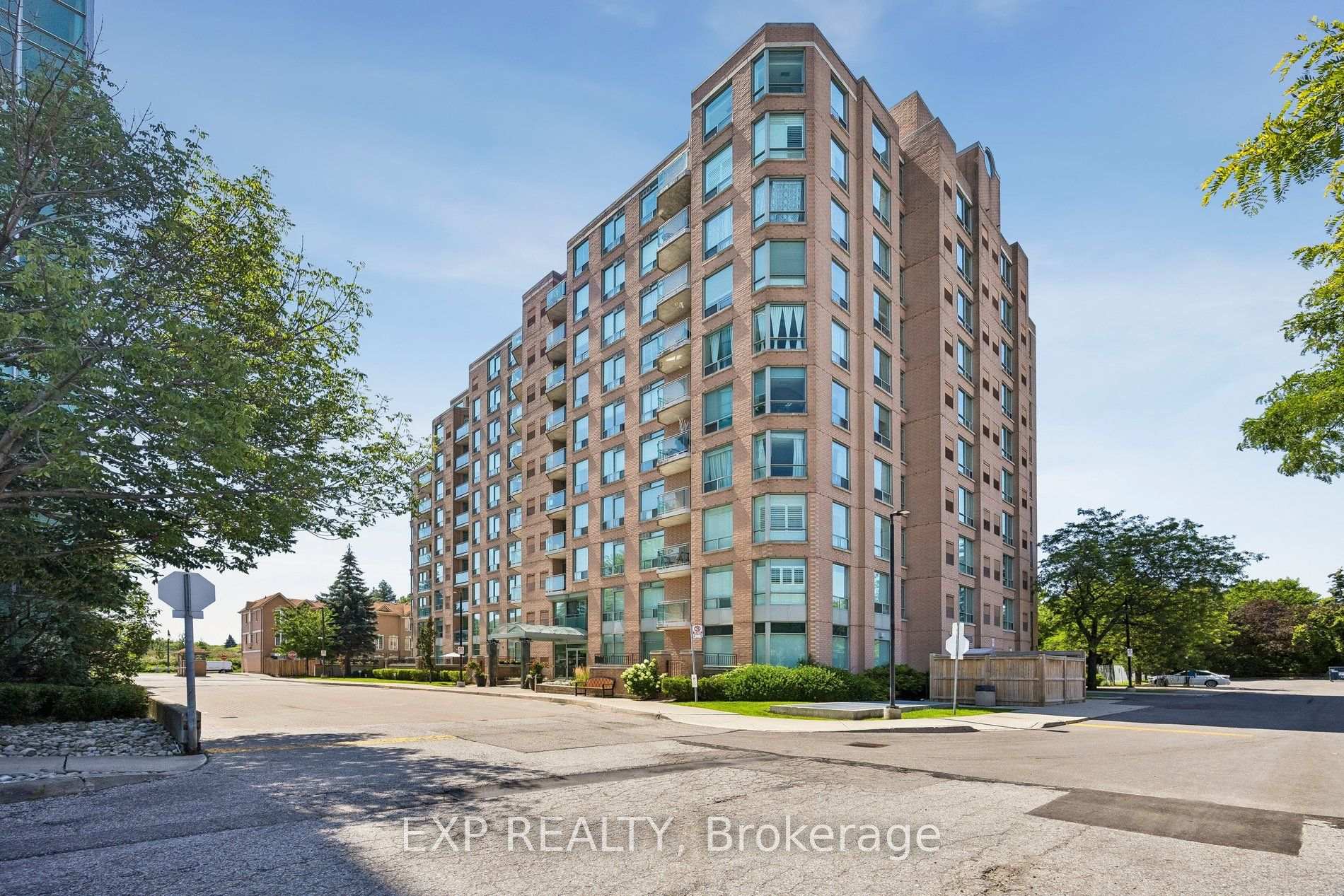 190 Manitoba Street 311, Toronto, ON M8Y 3Y8