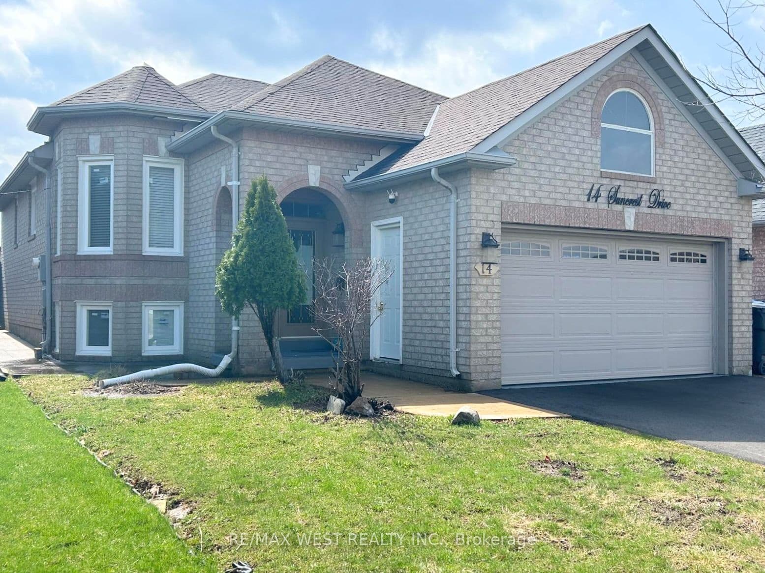14 Suncrest Drive, Brampton, ON, Brampton West