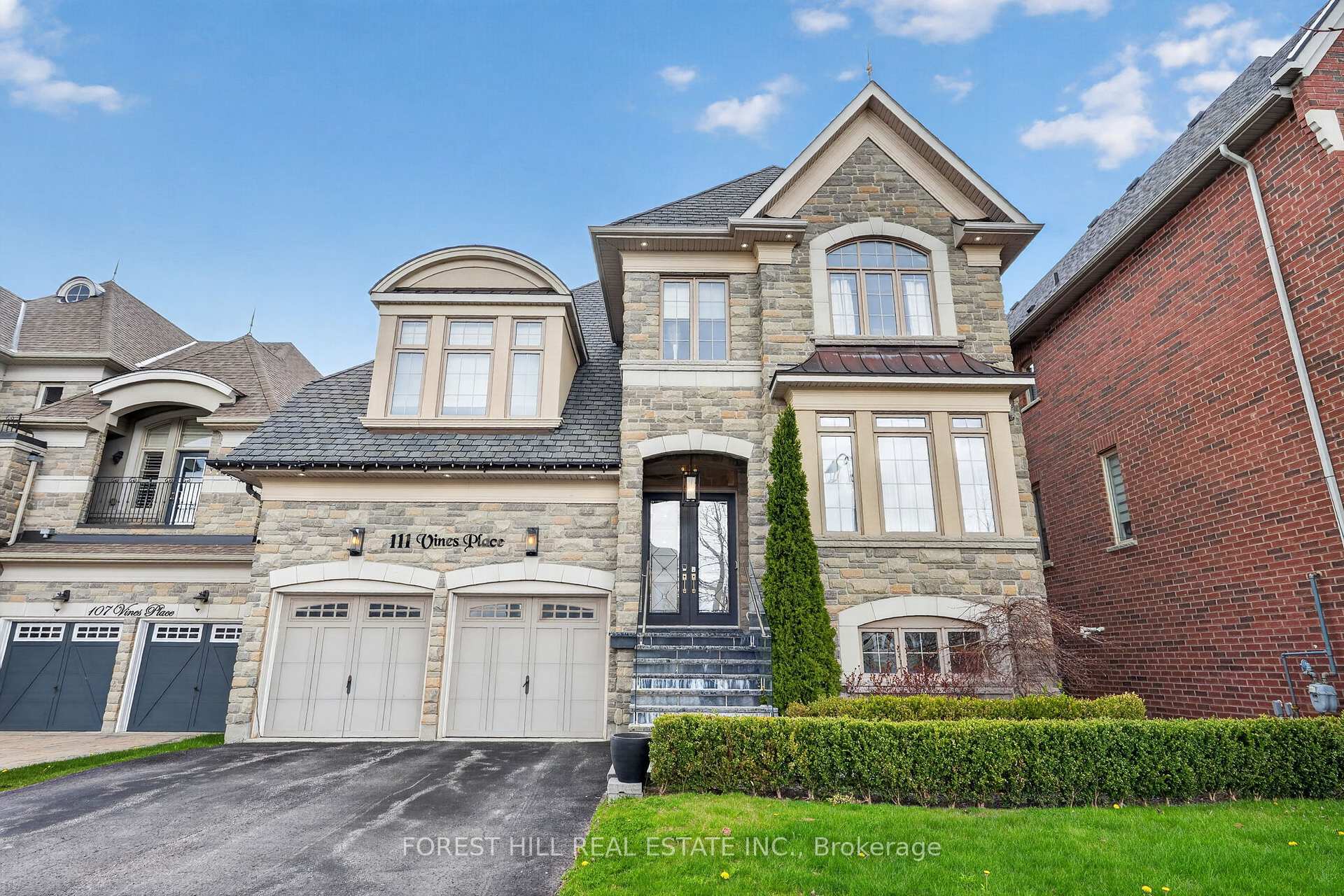 111 Vines Place, Aurora, ON L4G 0R7