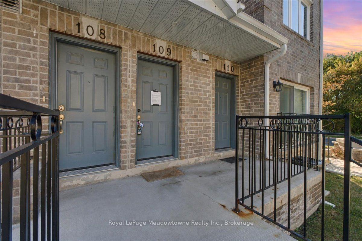 75 Weldrick Road E 109, Richmond Hill, ON L4C 0H9