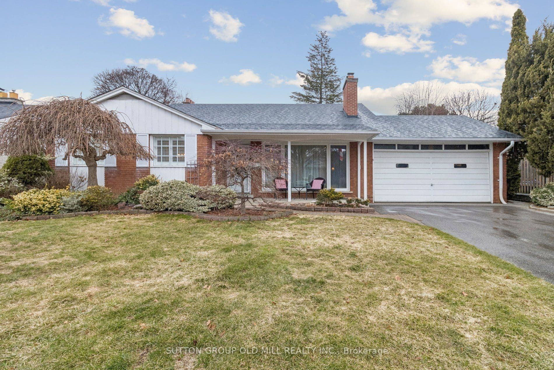 24 Tettenhall Road, Toronto - Detached