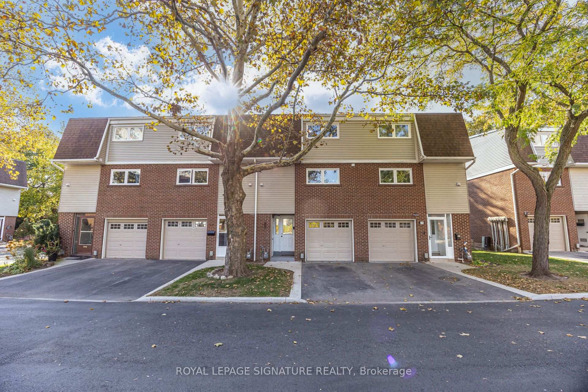 960 Warwick Court 16, Burlington, ON L7T 4C5