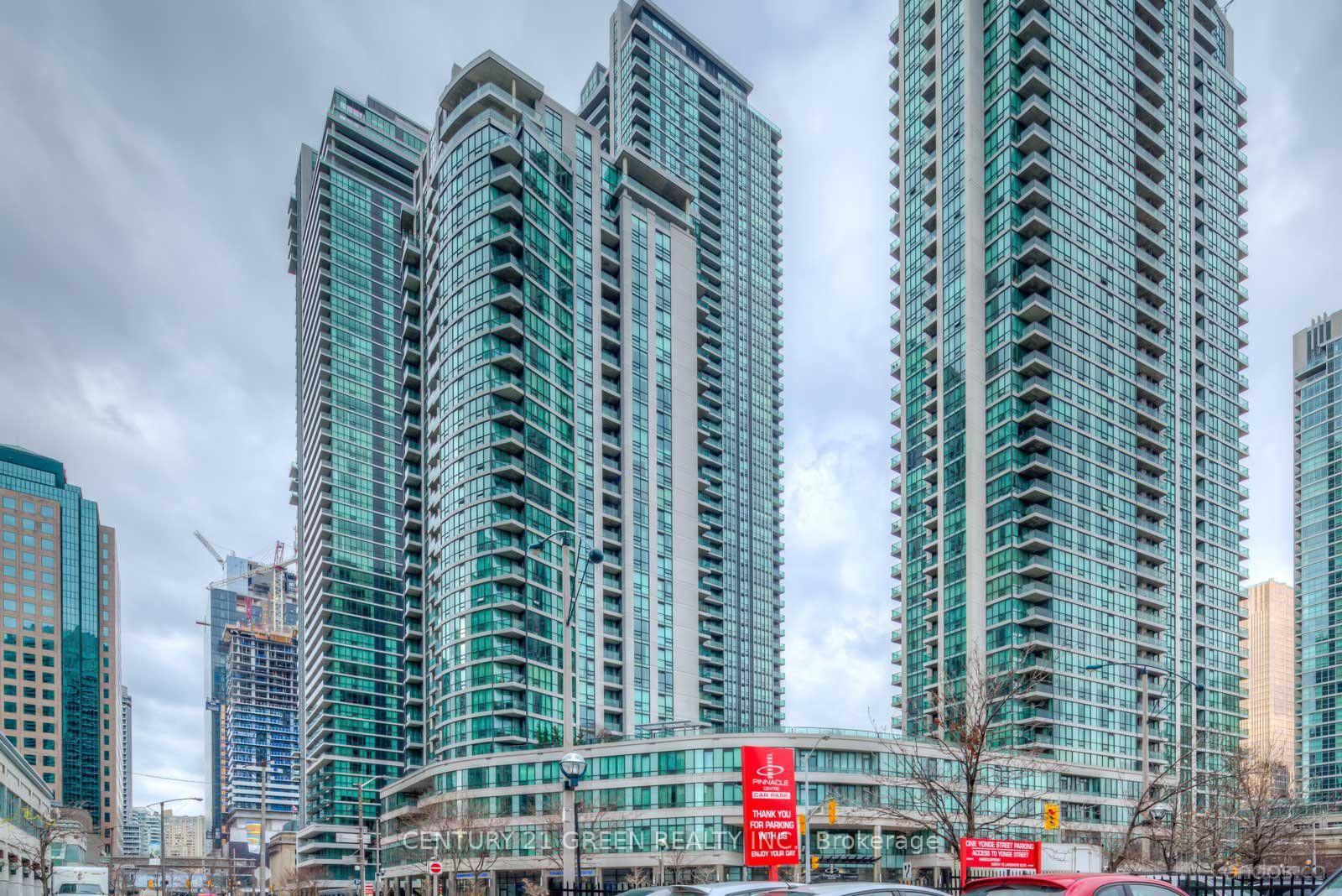 16 Yonge Street 1505, Toronto, ON M5E 2A1