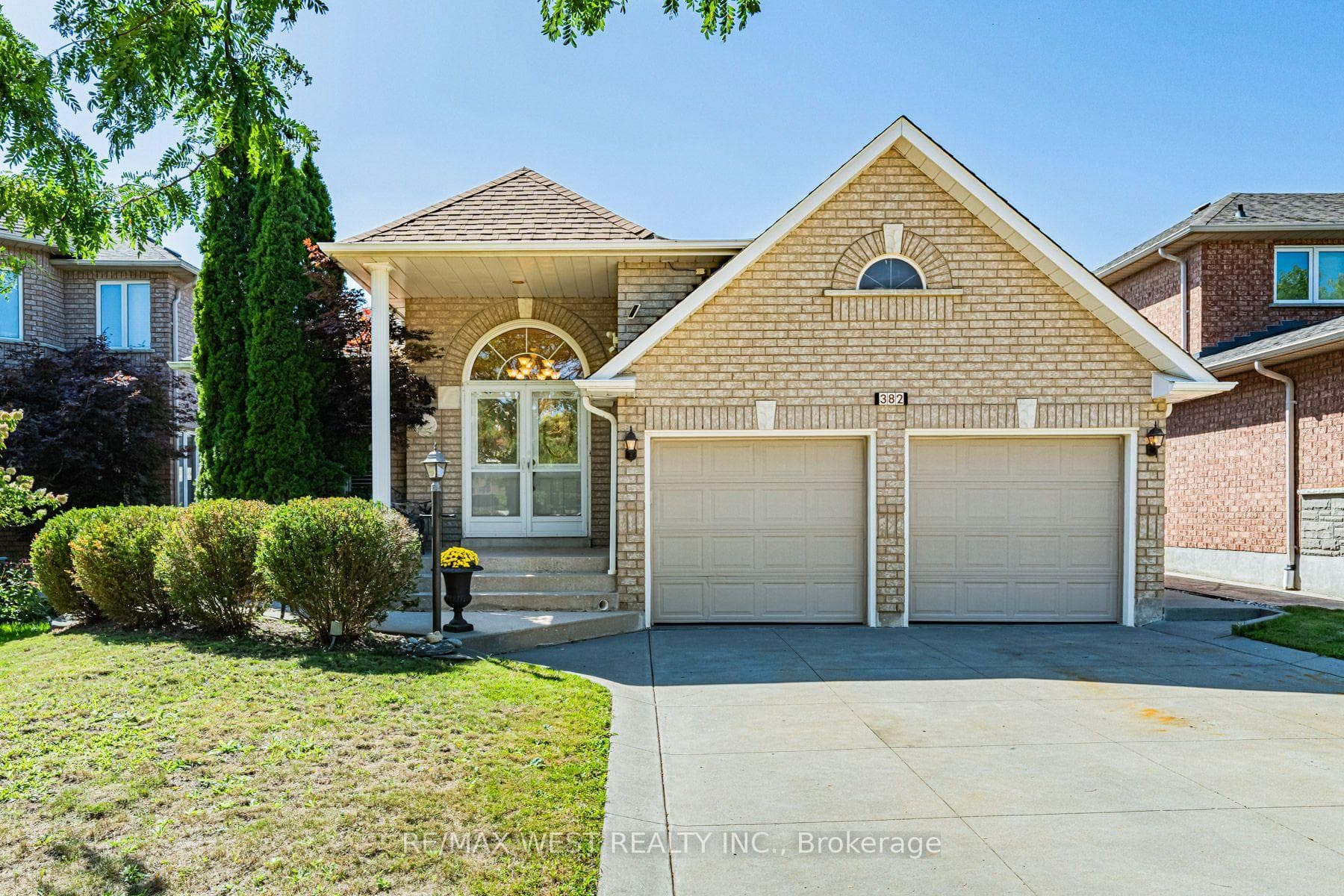 382 Melville Avenue, Vaughan, ON L6A 2N8