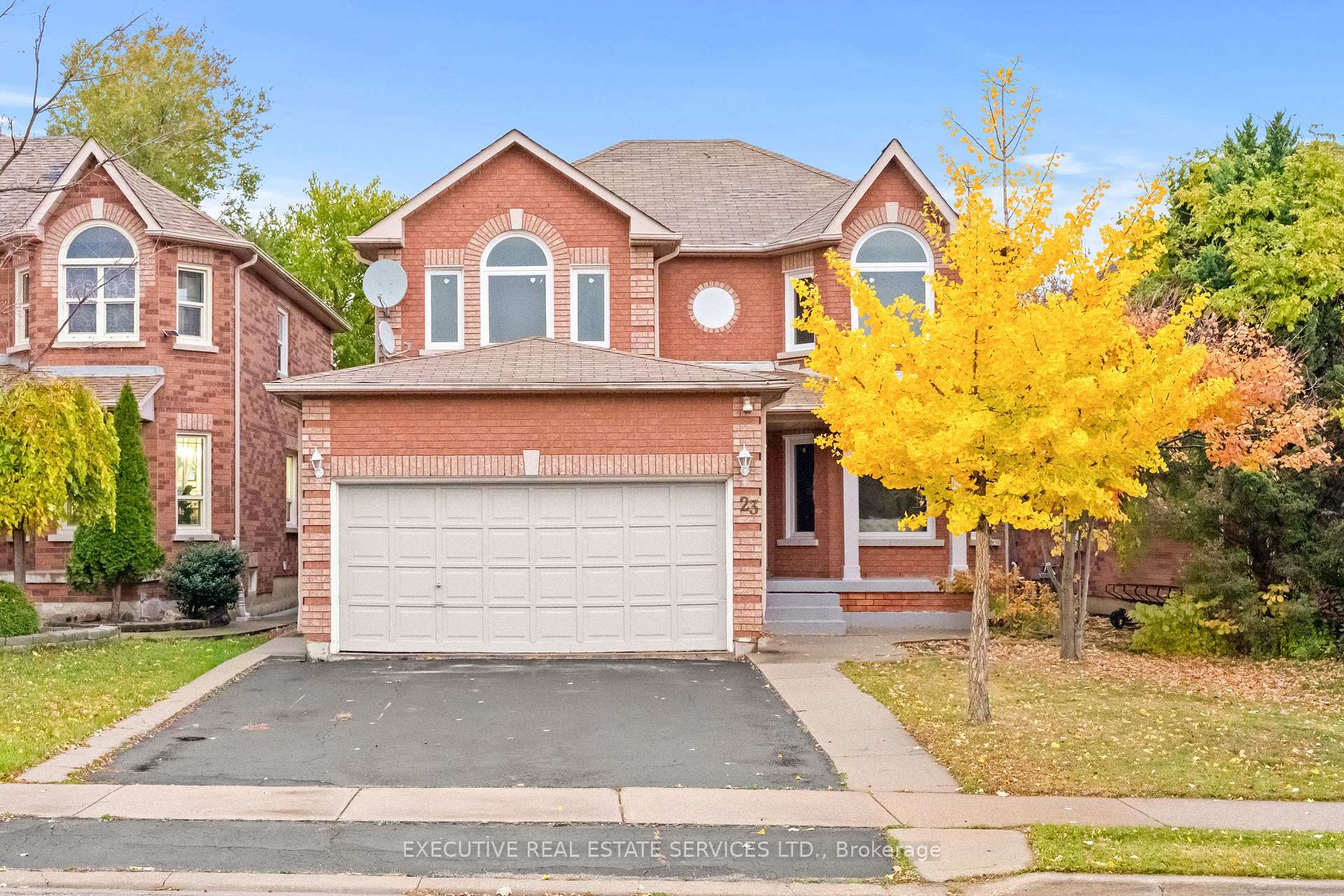 23 Fenflower Court, Brampton, ON L7A 1H3