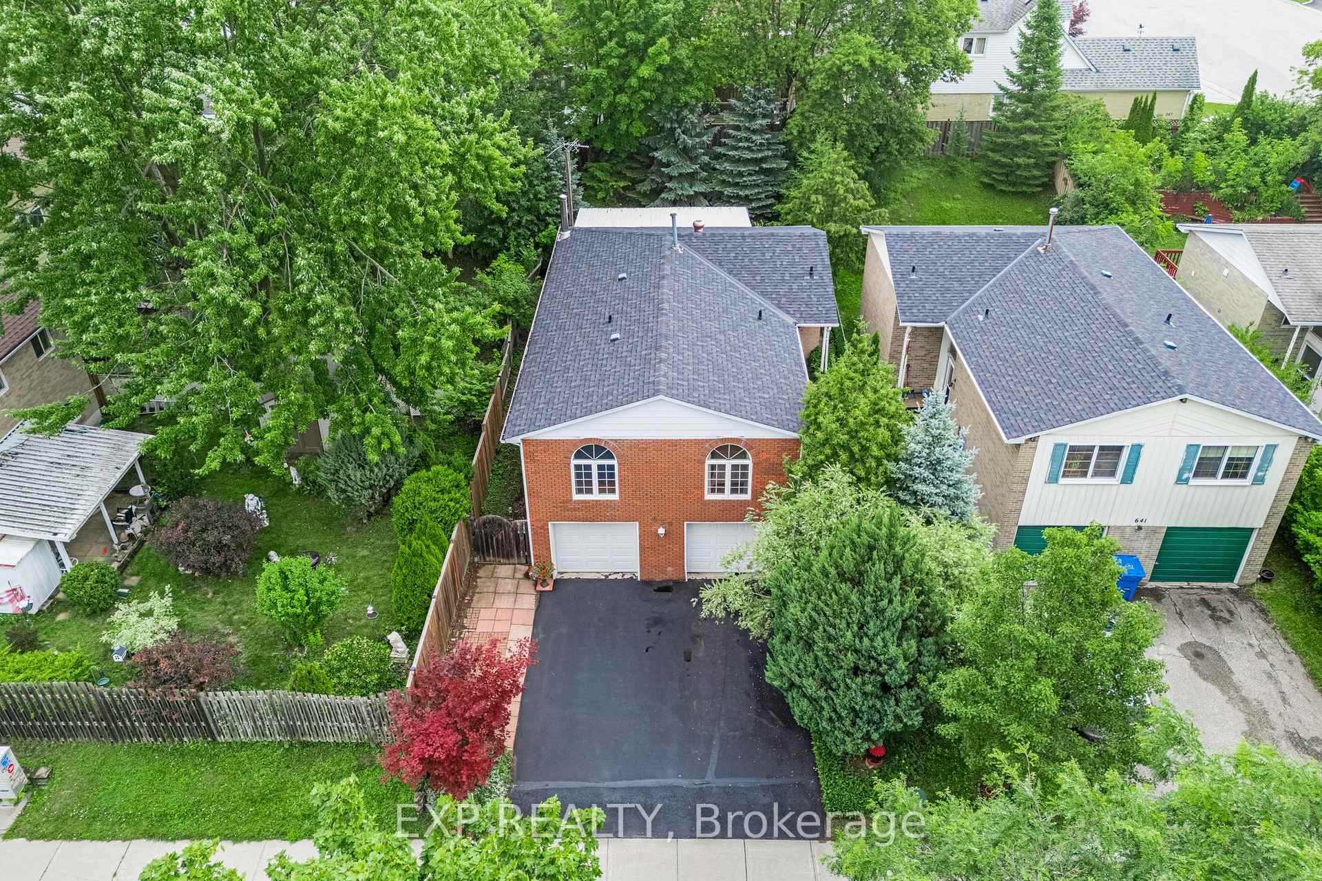 639 Irwin Crescent, Newmarket, ON L3Y 5A1