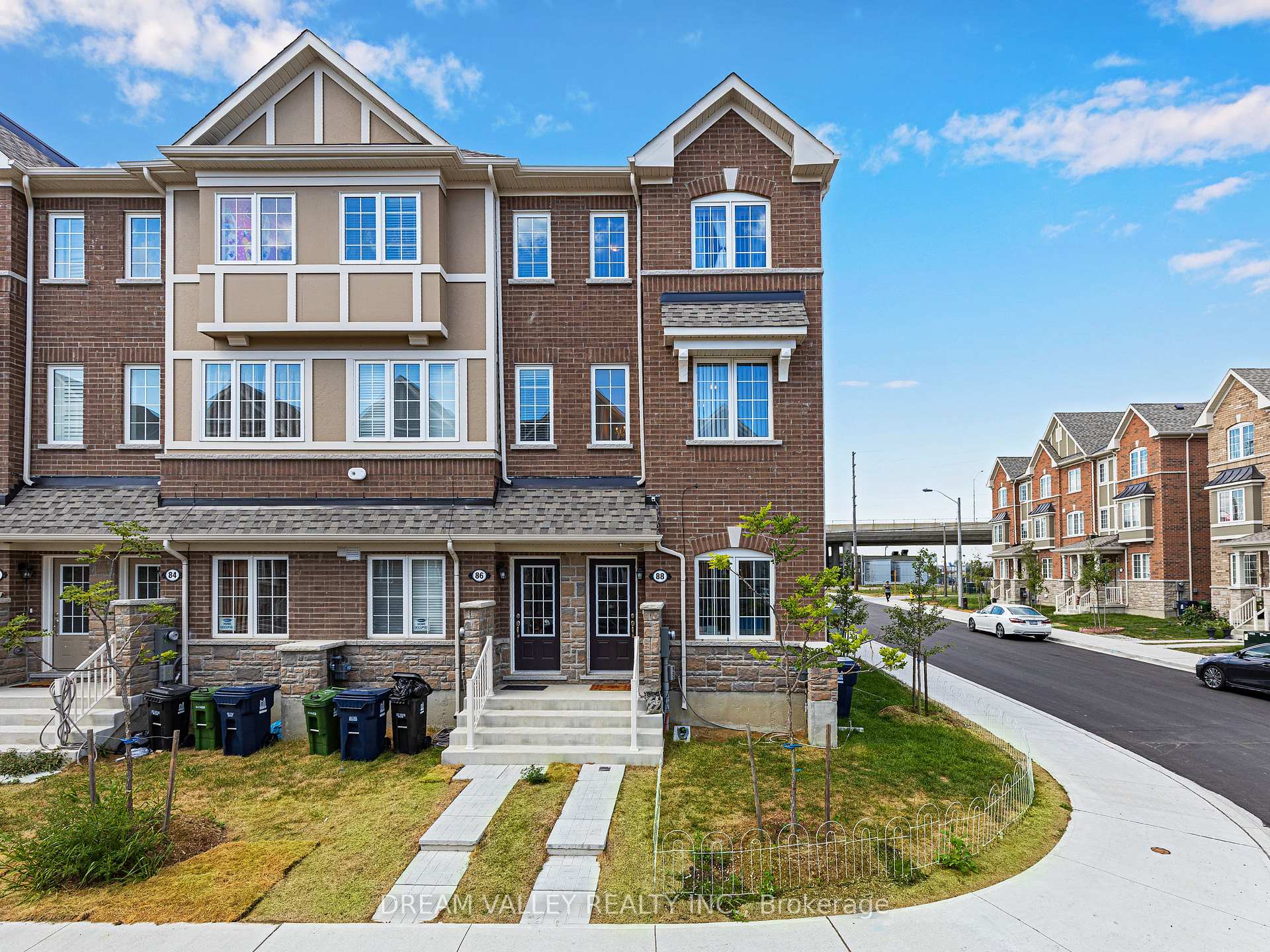 88 Jolly Way S, Toronto, ON M1P 0E2