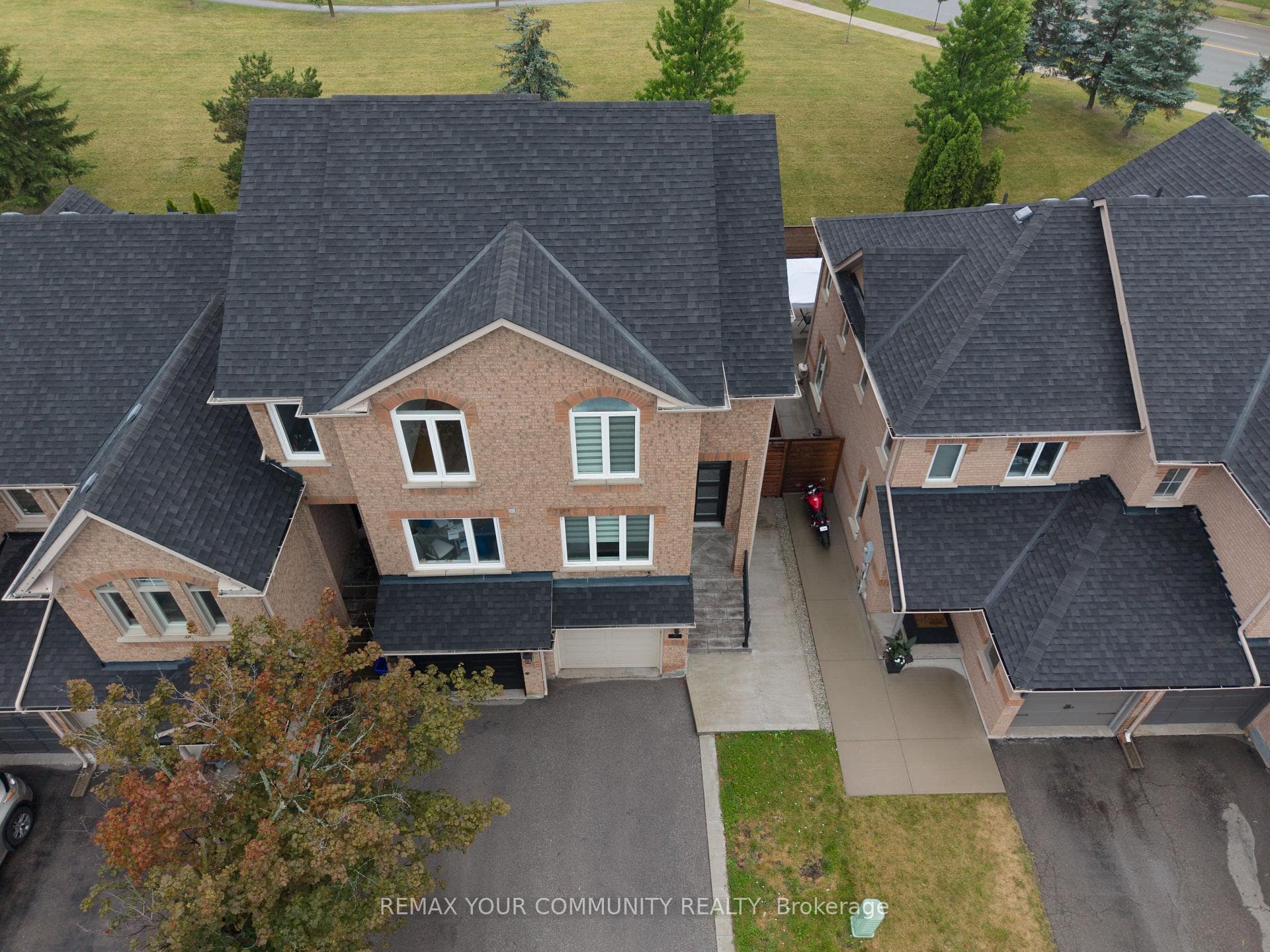 40 Tania Crescent, Vaughan, ON L6A 2M8