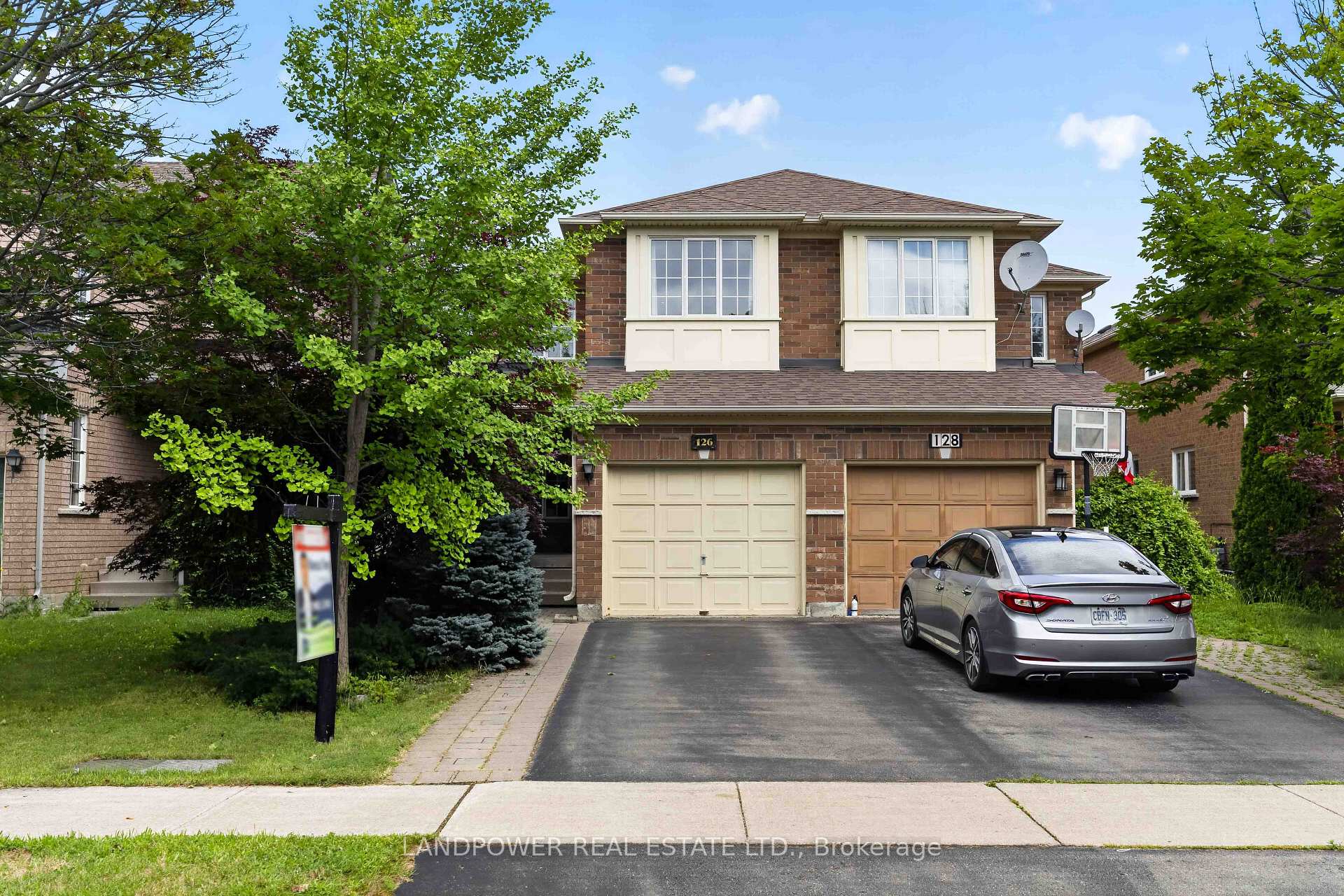 126 Rideau Drive, Richmond Hill, ON L4B 4P2