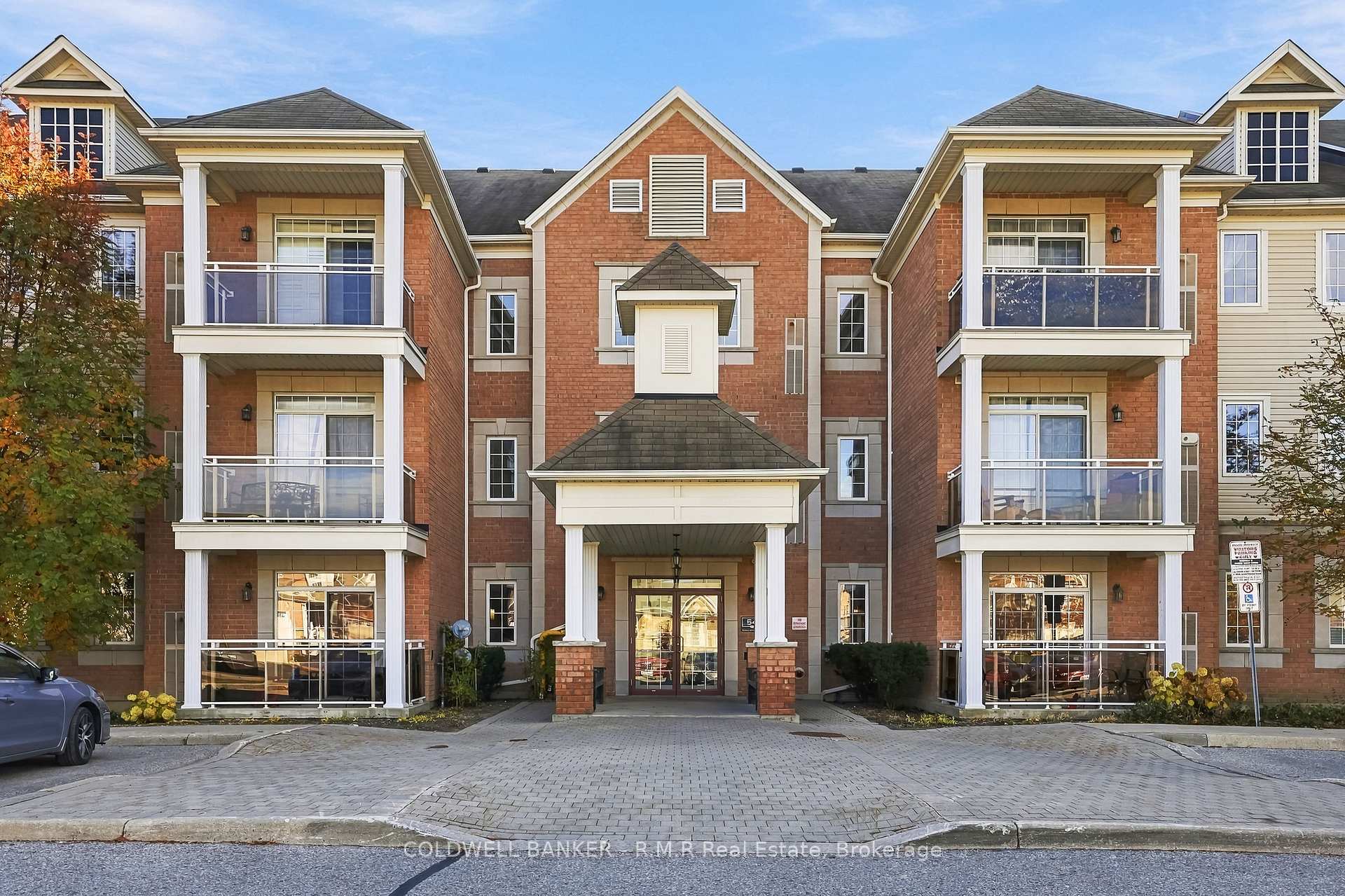 54 Harvey Johnston Way 318, Whitby, ON L1M 0J7