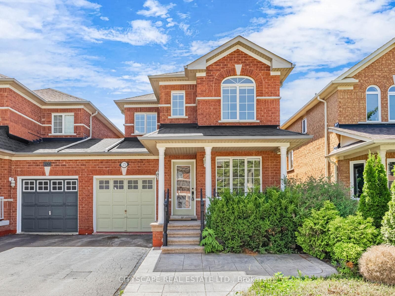3270 Ridgeleigh Heights, Mississauga, ON L5M 6R9