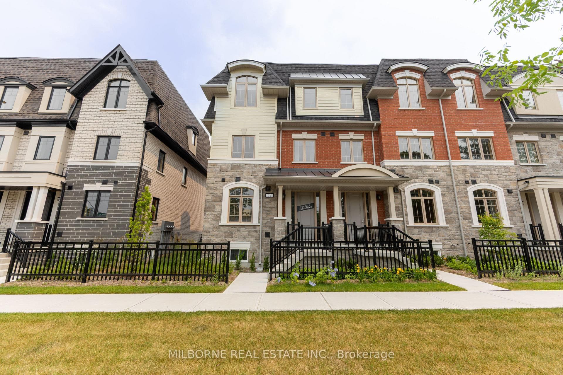 38 Fred Beaton Place, King, ON L7B 1G2