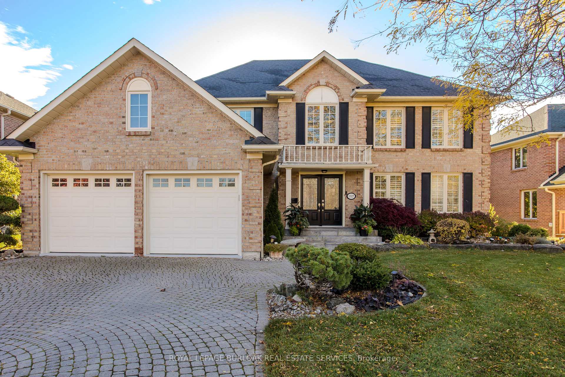 1327 Hazelton Boulevard, Burlington, ON L7P 4V1