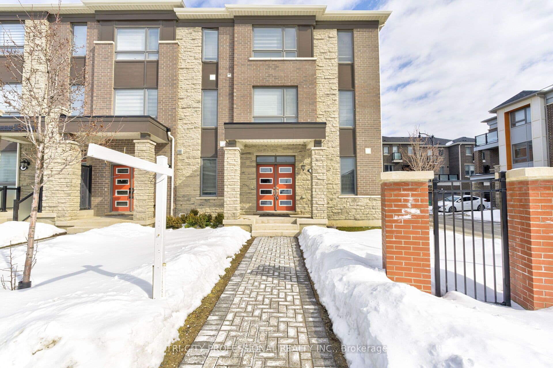 2 Summer Wind Lane, Brampton - Att/Row/Townhouse
