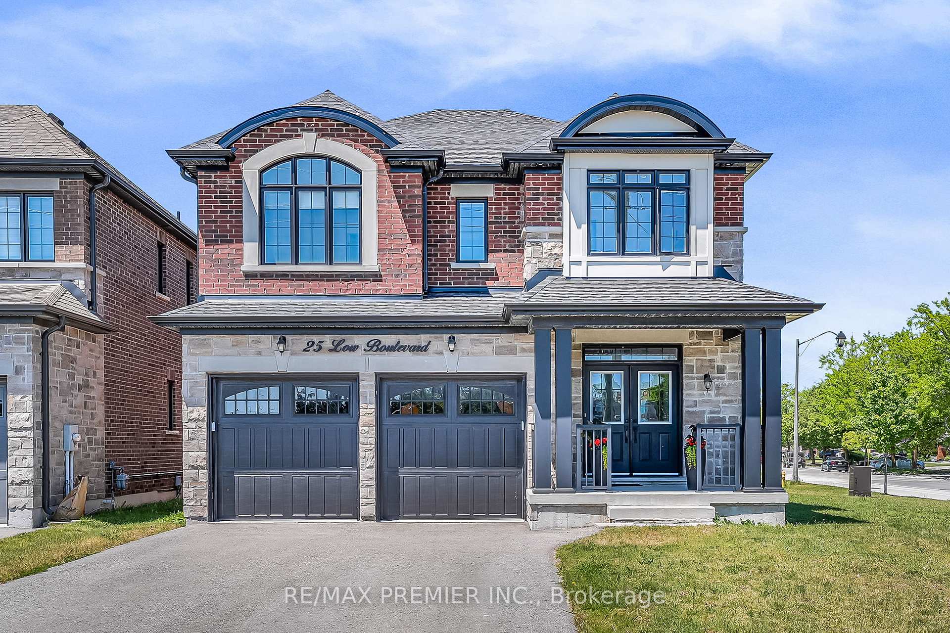 25 Low Boulevard, Uxbridge, ON L9P 1W7