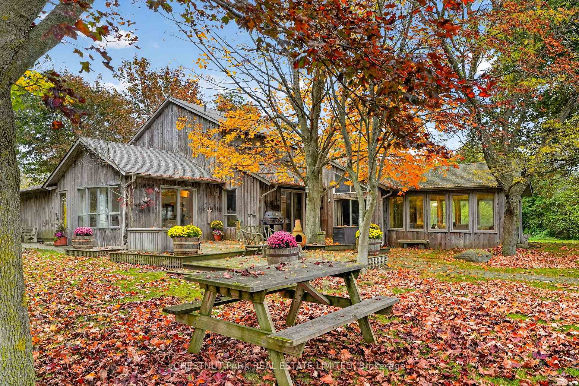 3797 Lakeshore Road, Clarington, ON L1B 1L9