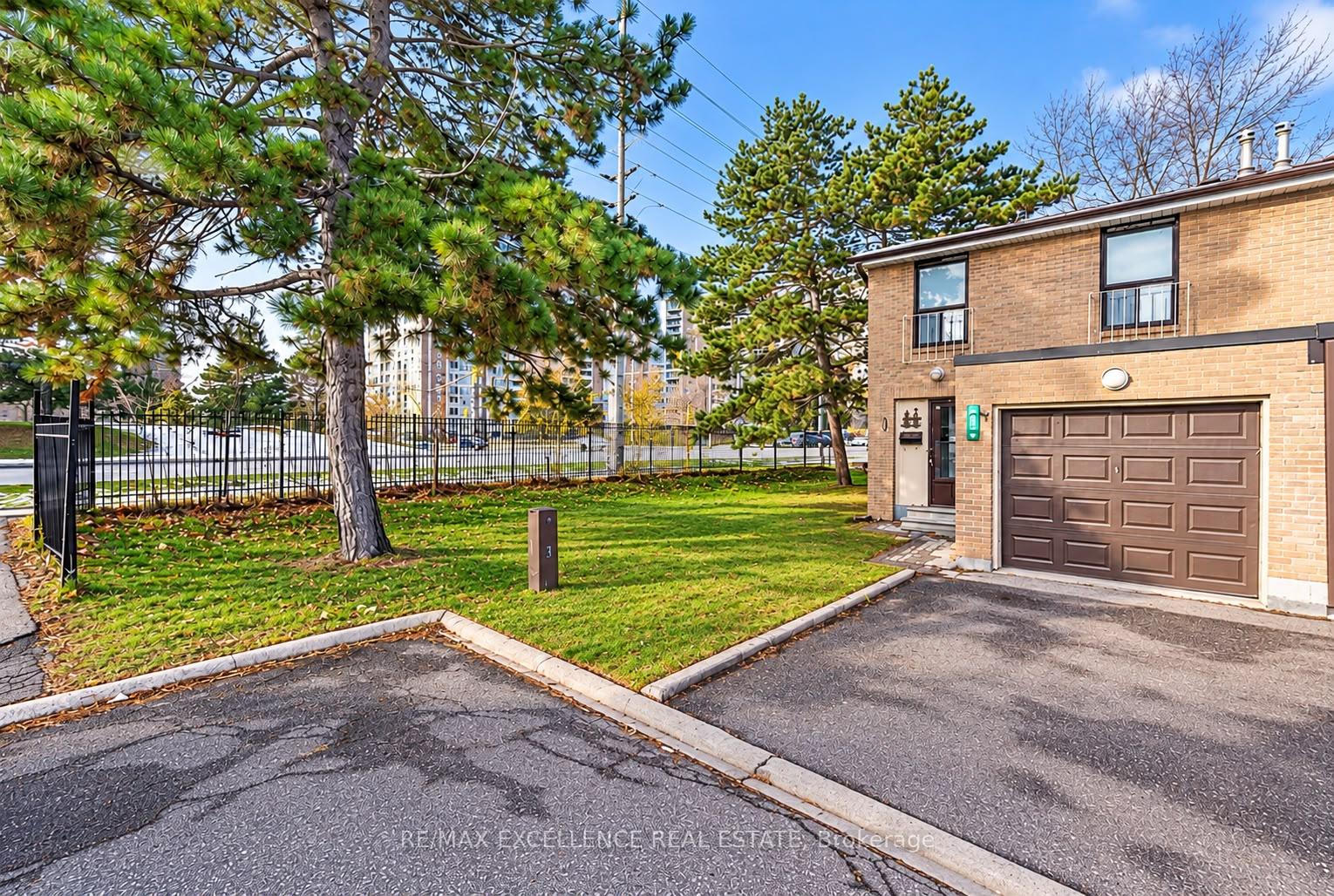 88 Fleetwood Crescent, Brampton, ON L6T 2E5