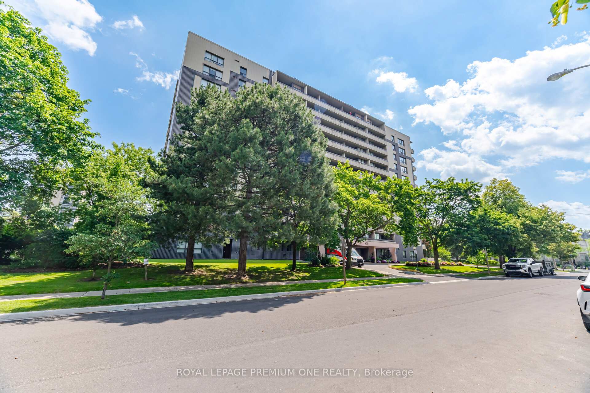 100 Canyon Avenue 302, Toronto, ON M3H 5T9