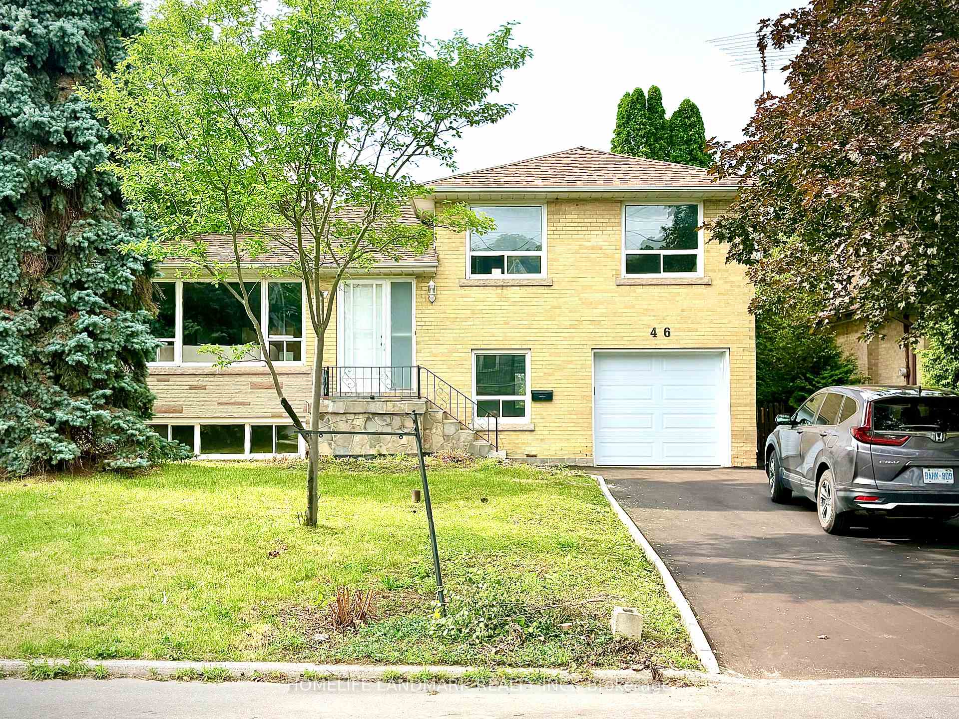 46 Bowerbank Drive, Toronto, ON M2M 1Z8